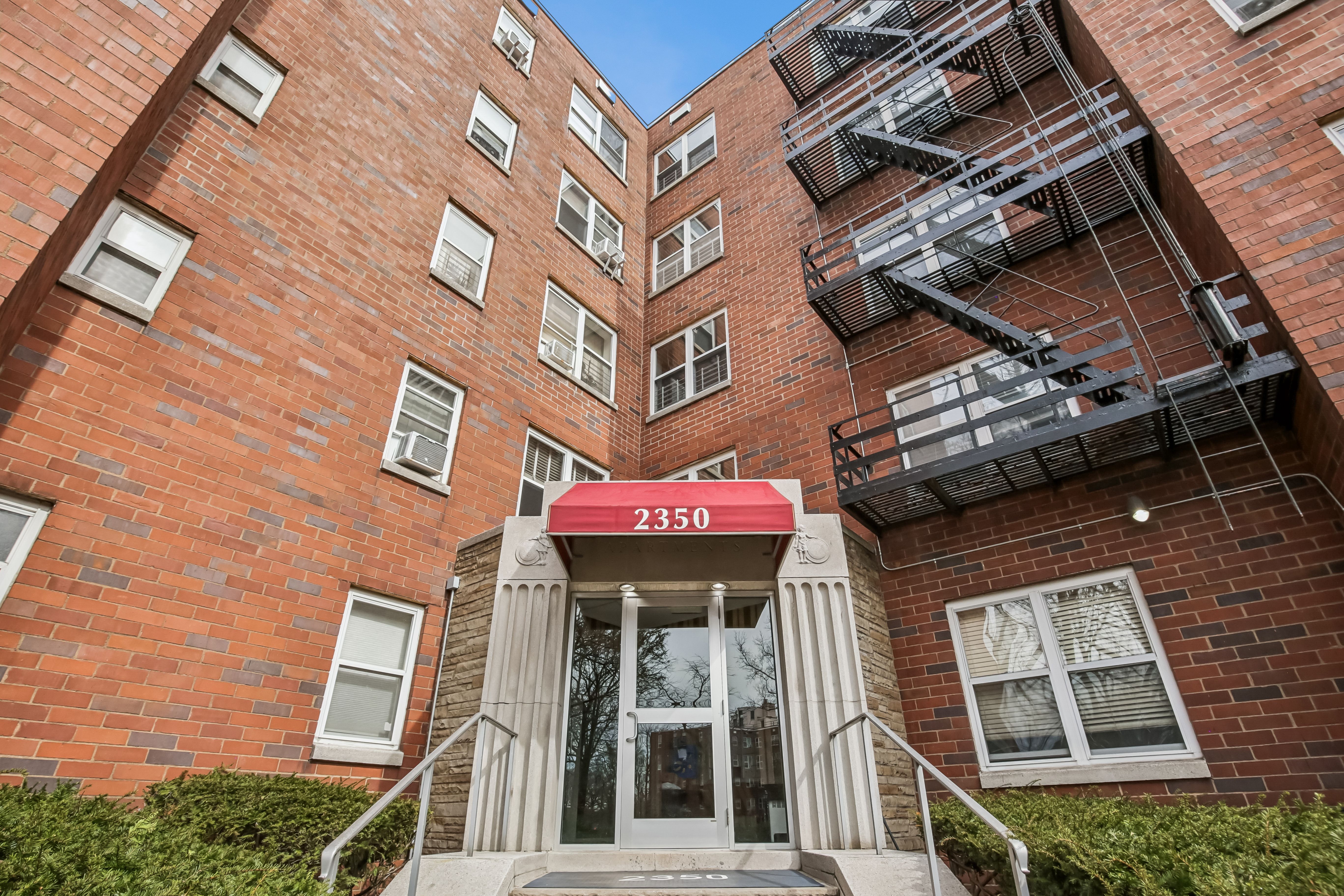2350 Linwood Avenue #4E