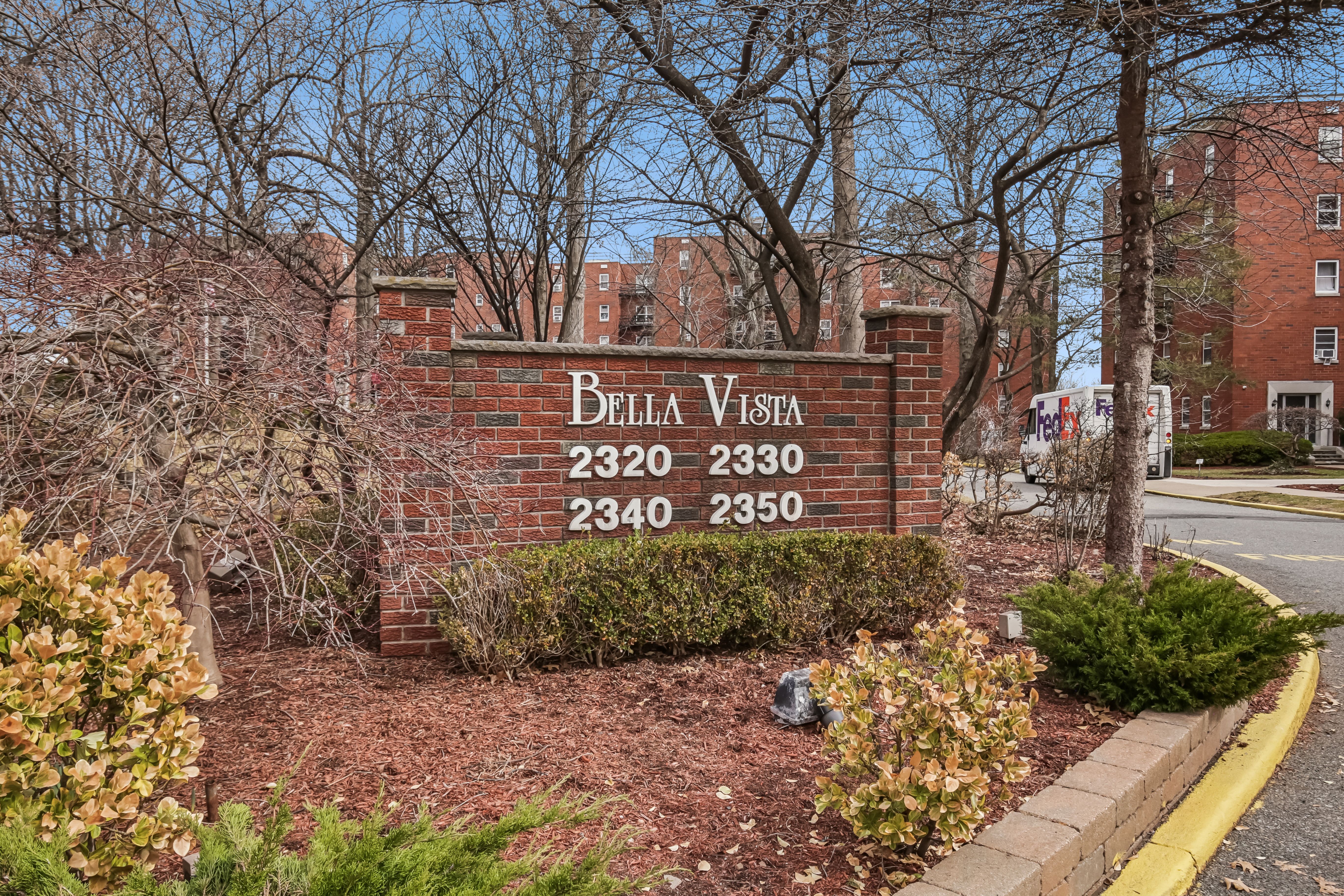 2350 Linwood Avenue #4E