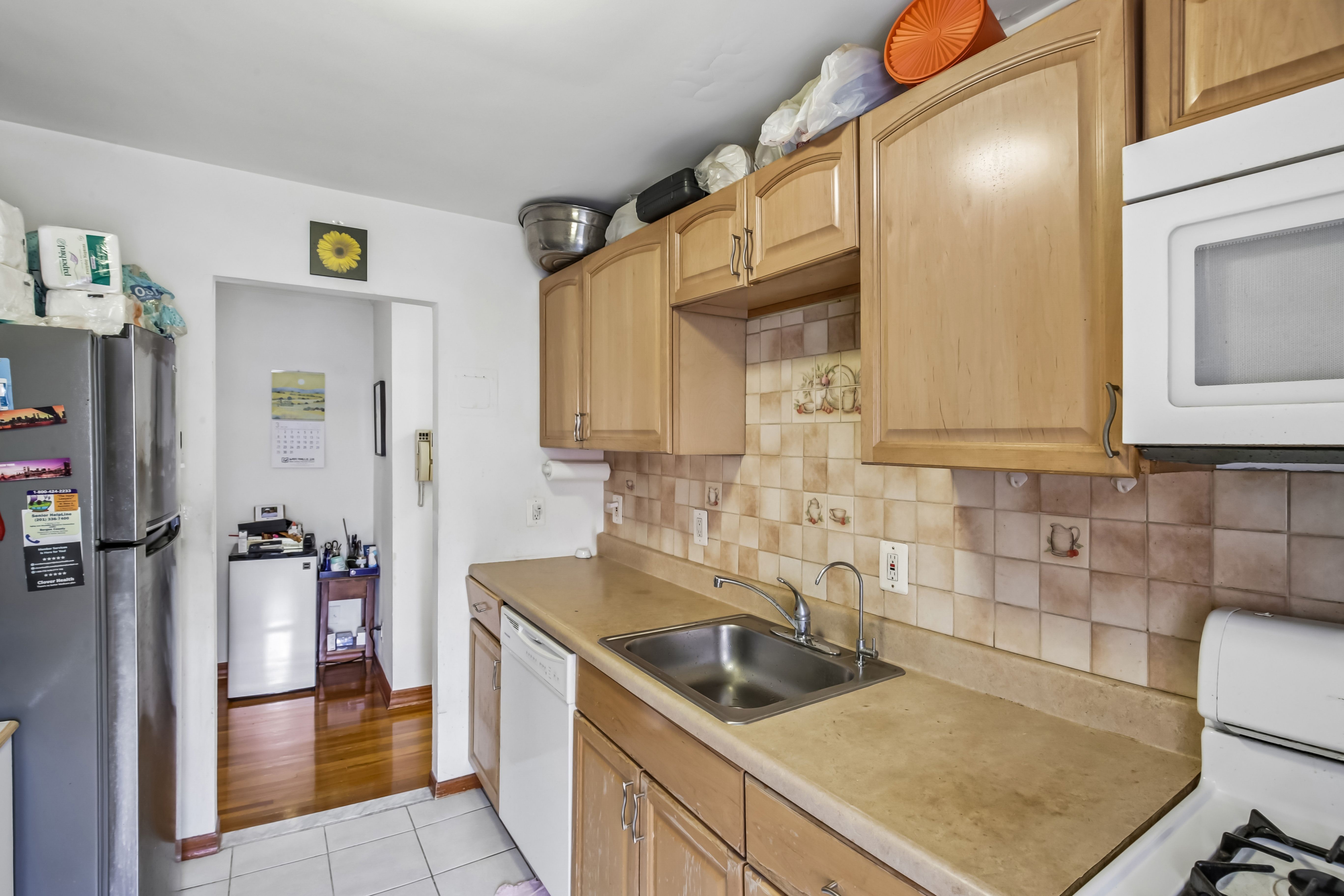 2350 Linwood Avenue #4E