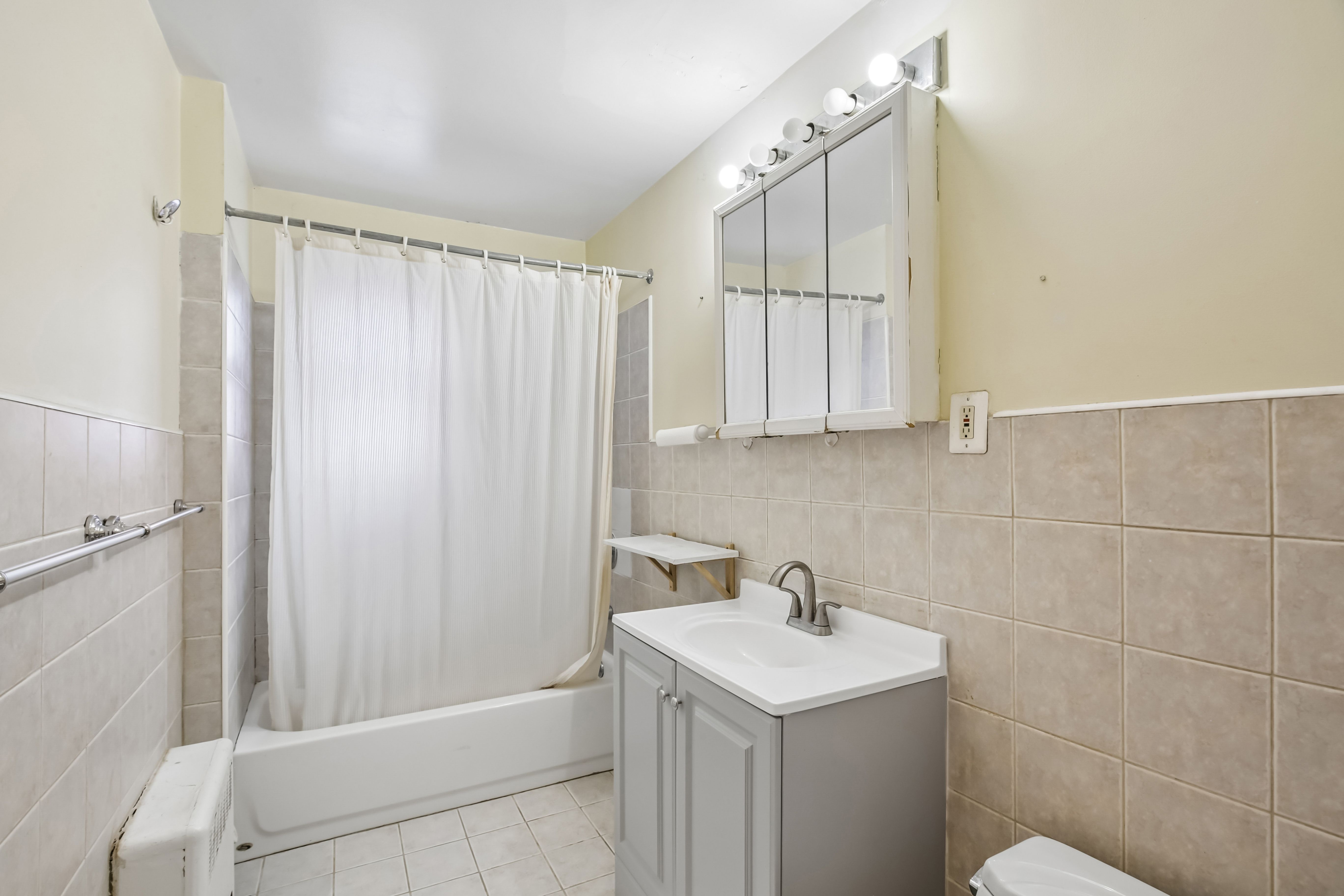 2350 Linwood Avenue #4E