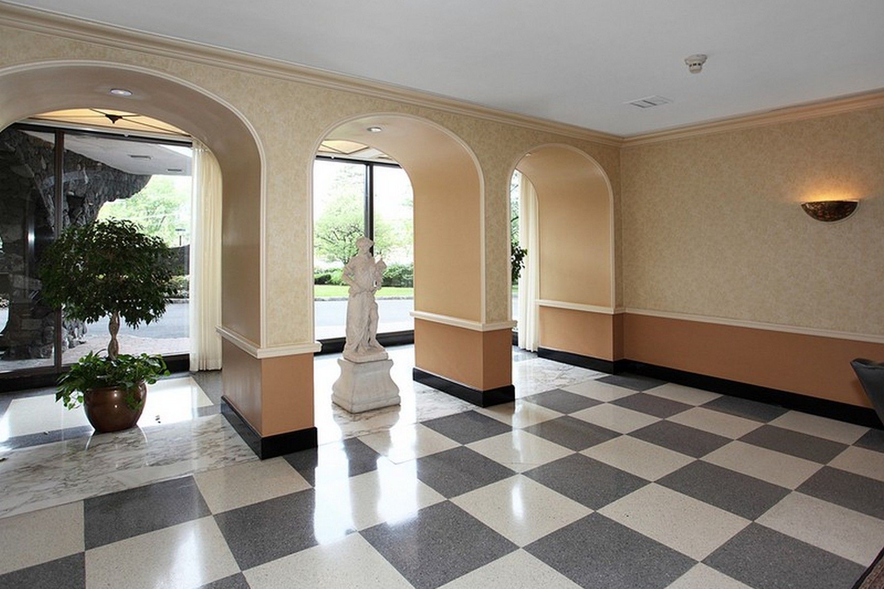 2100 Linwood Avenue #15P