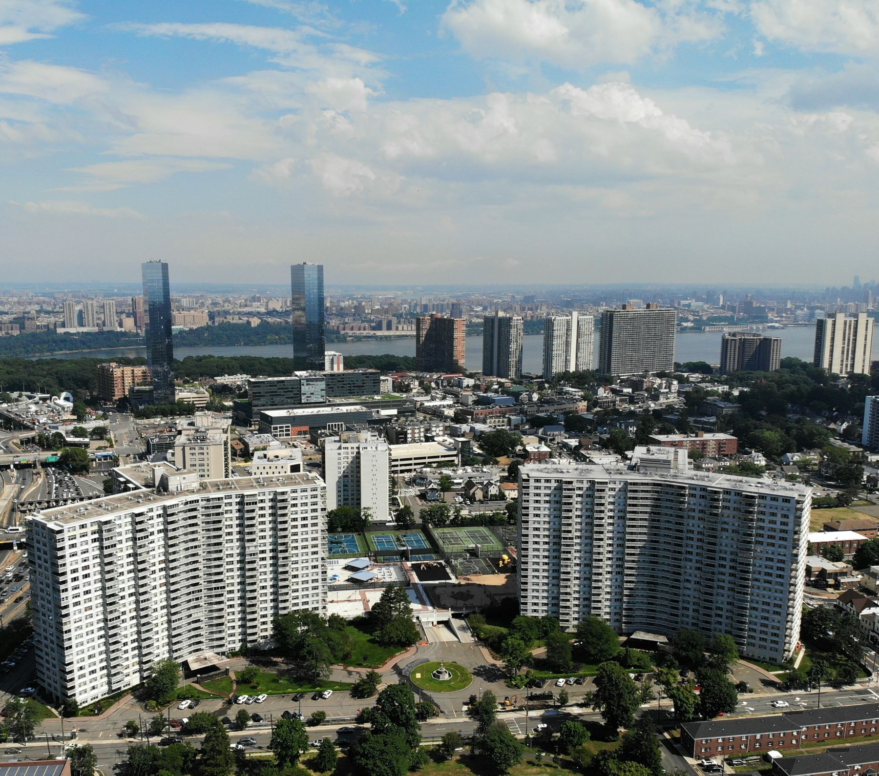 2100 Linwood Avenue #15P