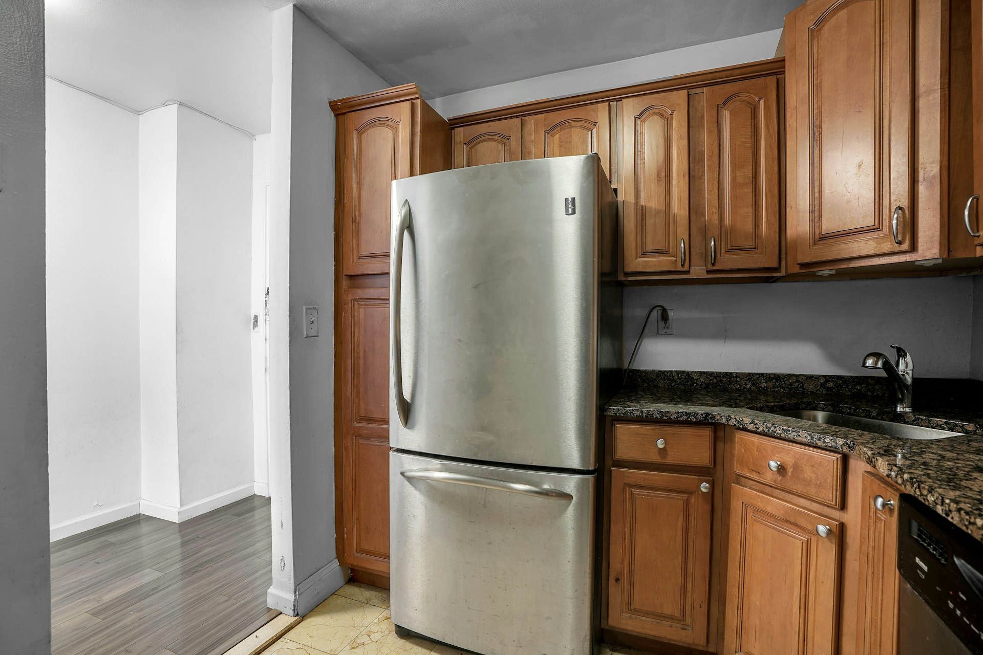 2100 Linwood Avenue #15P