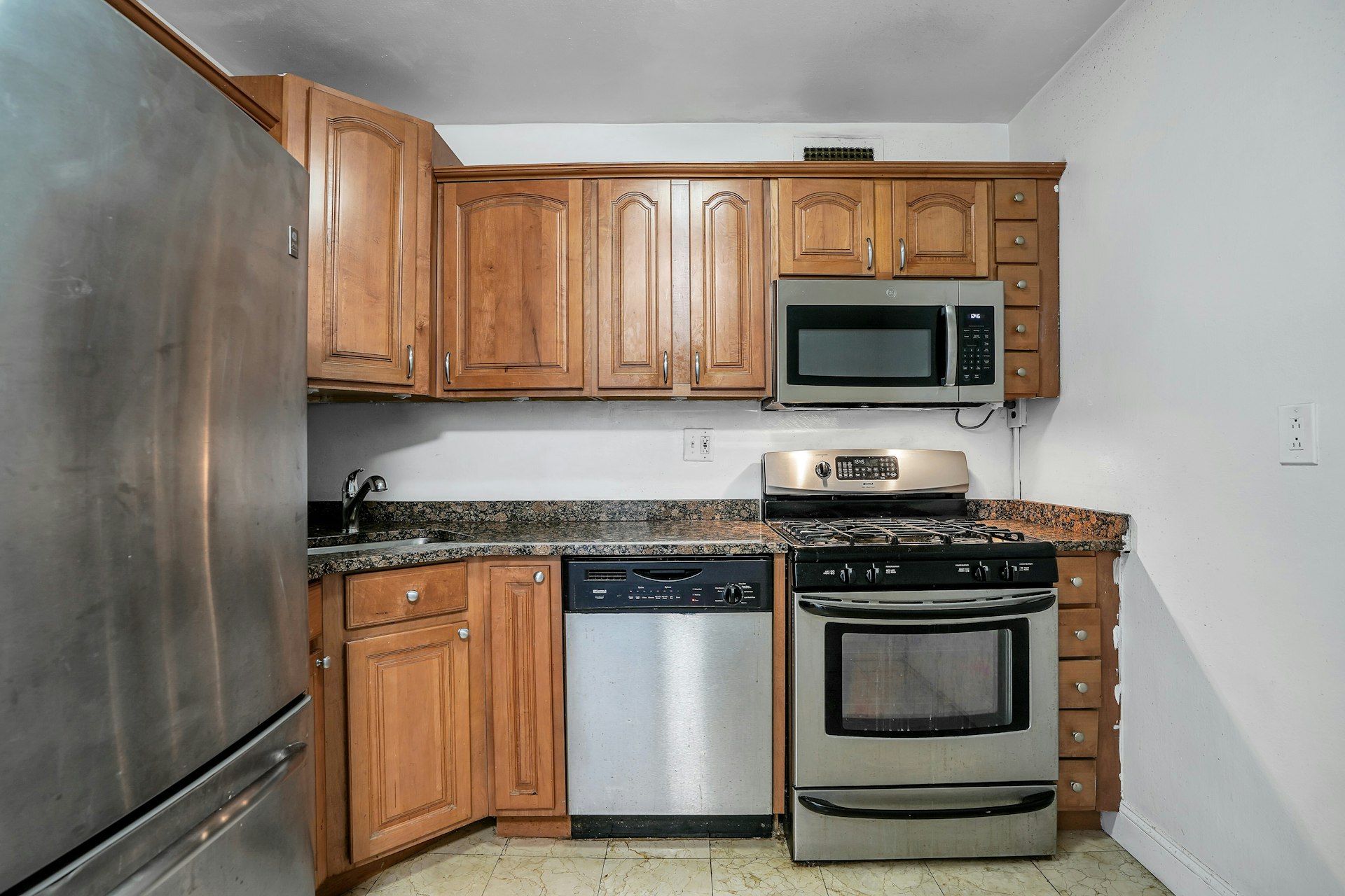 2100 Linwood Avenue #15P