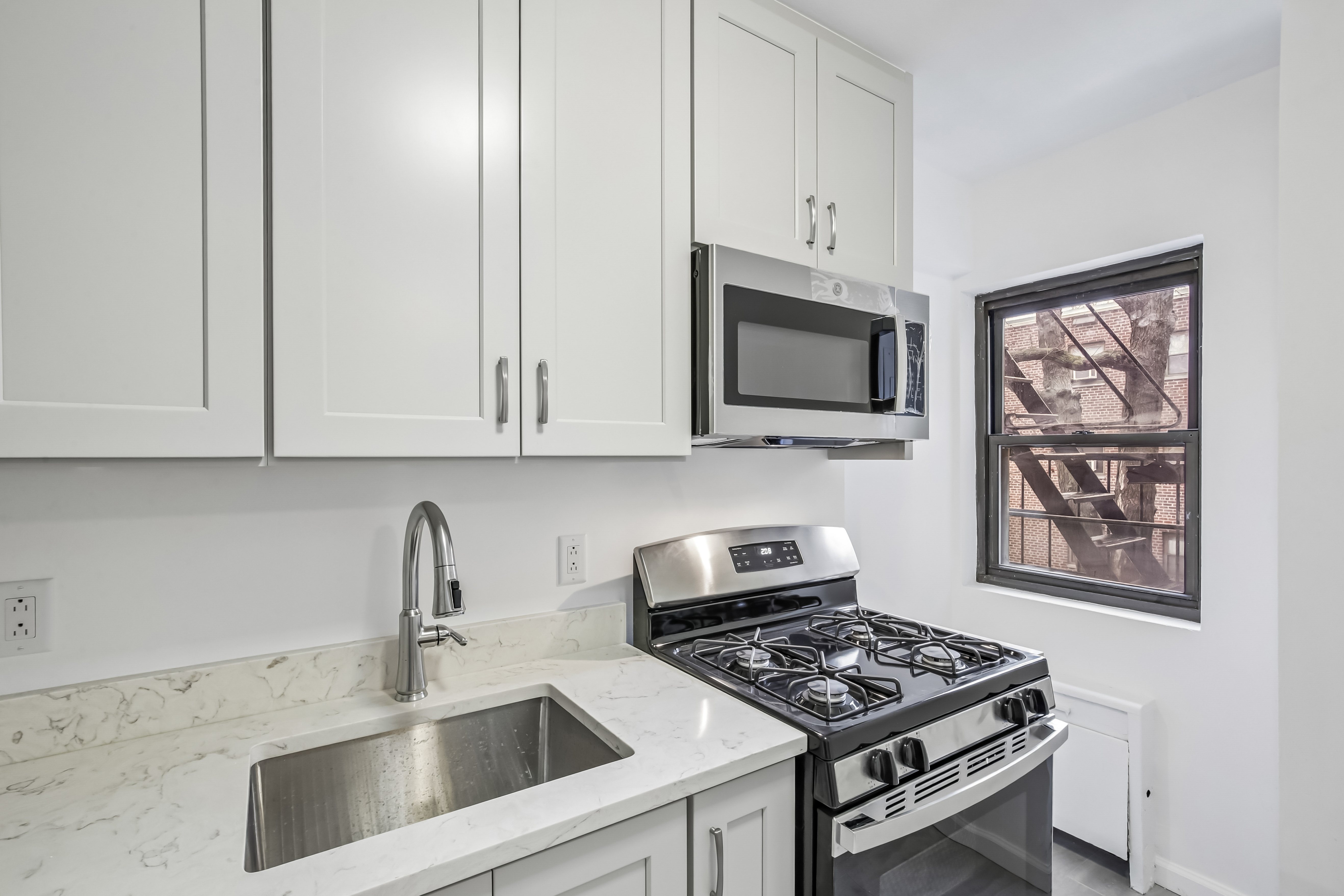 3060 Edwin Avenue #4C