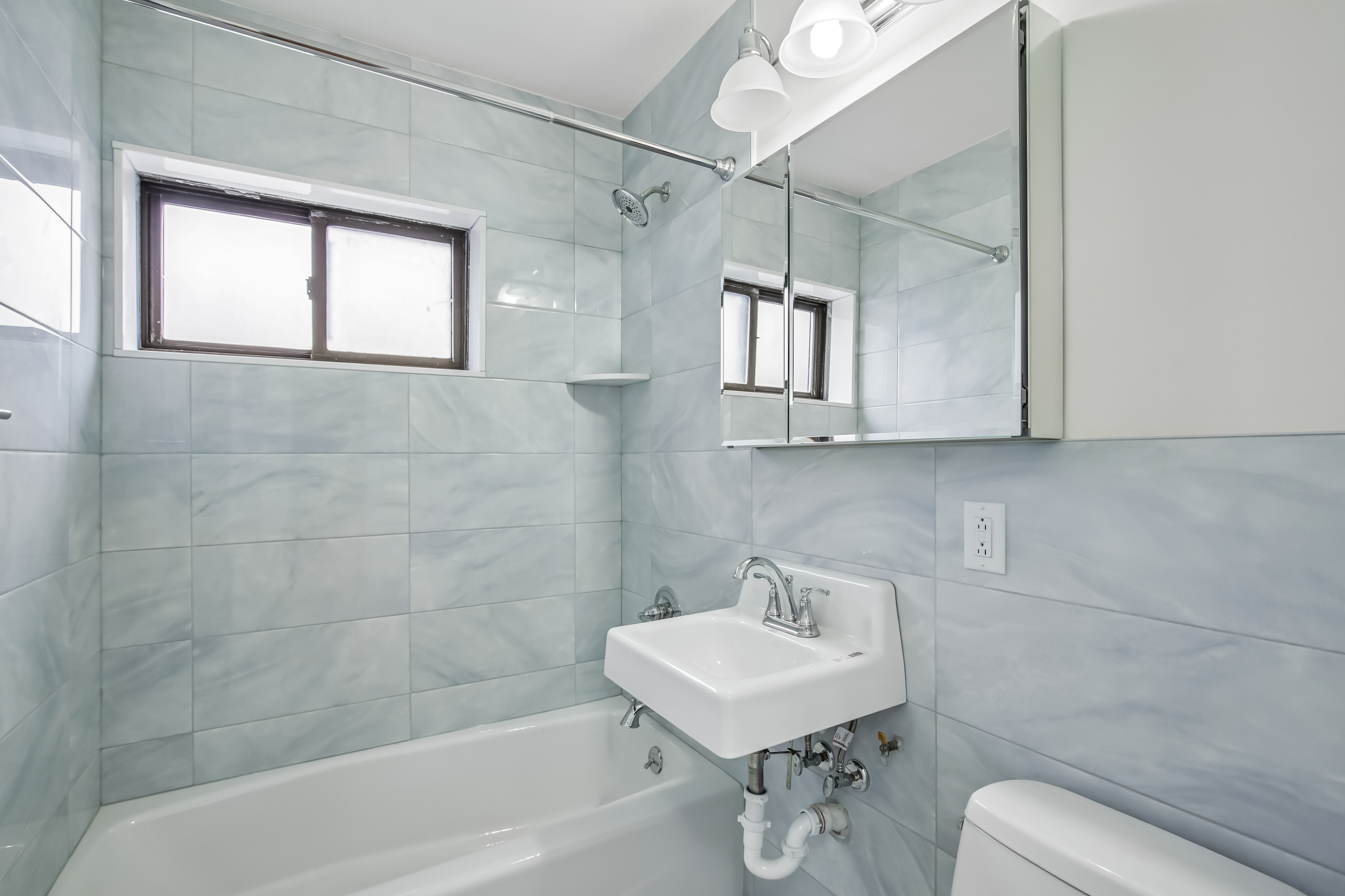 3060 Edwin Avenue #4C