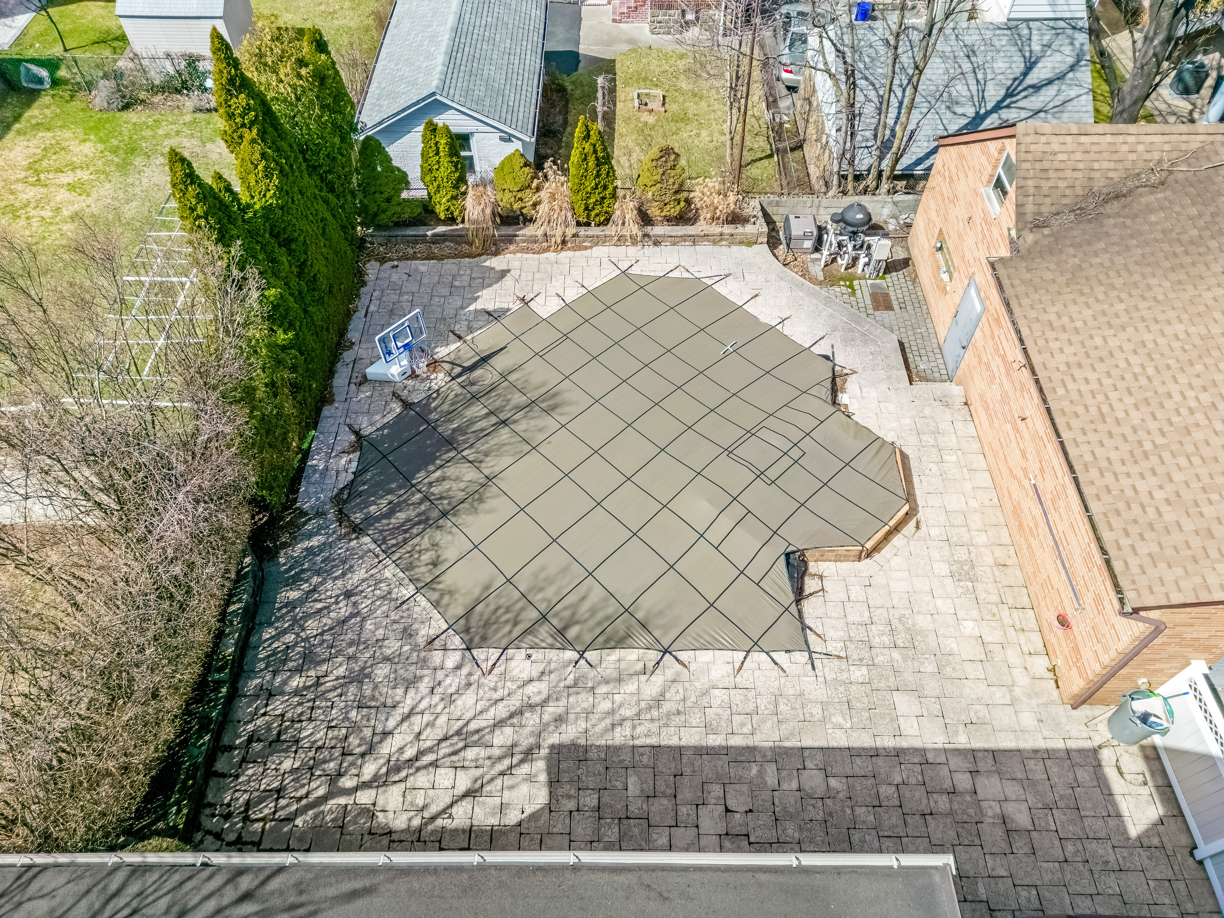2413 Hammett Avenue 