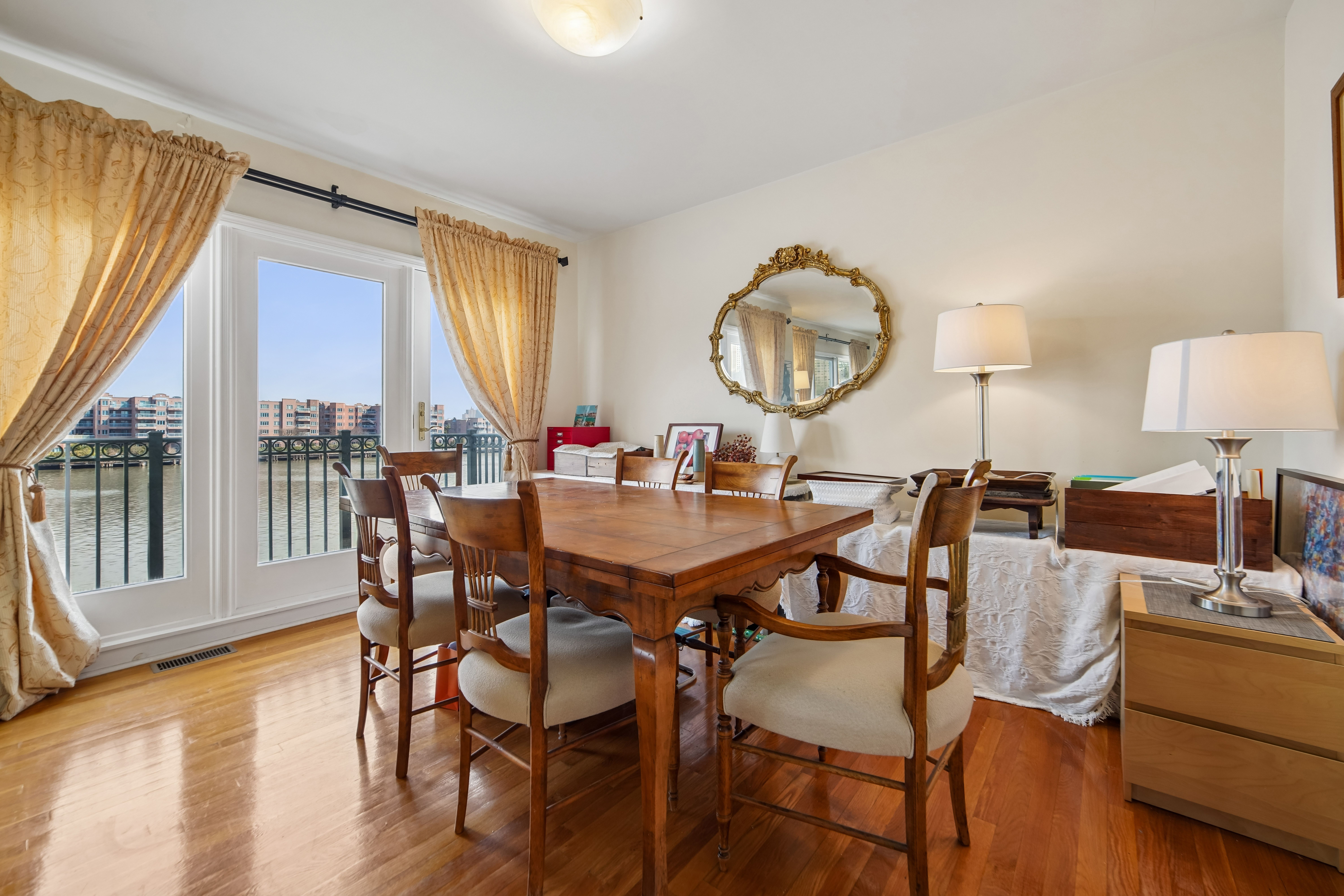 249 The Promenade 