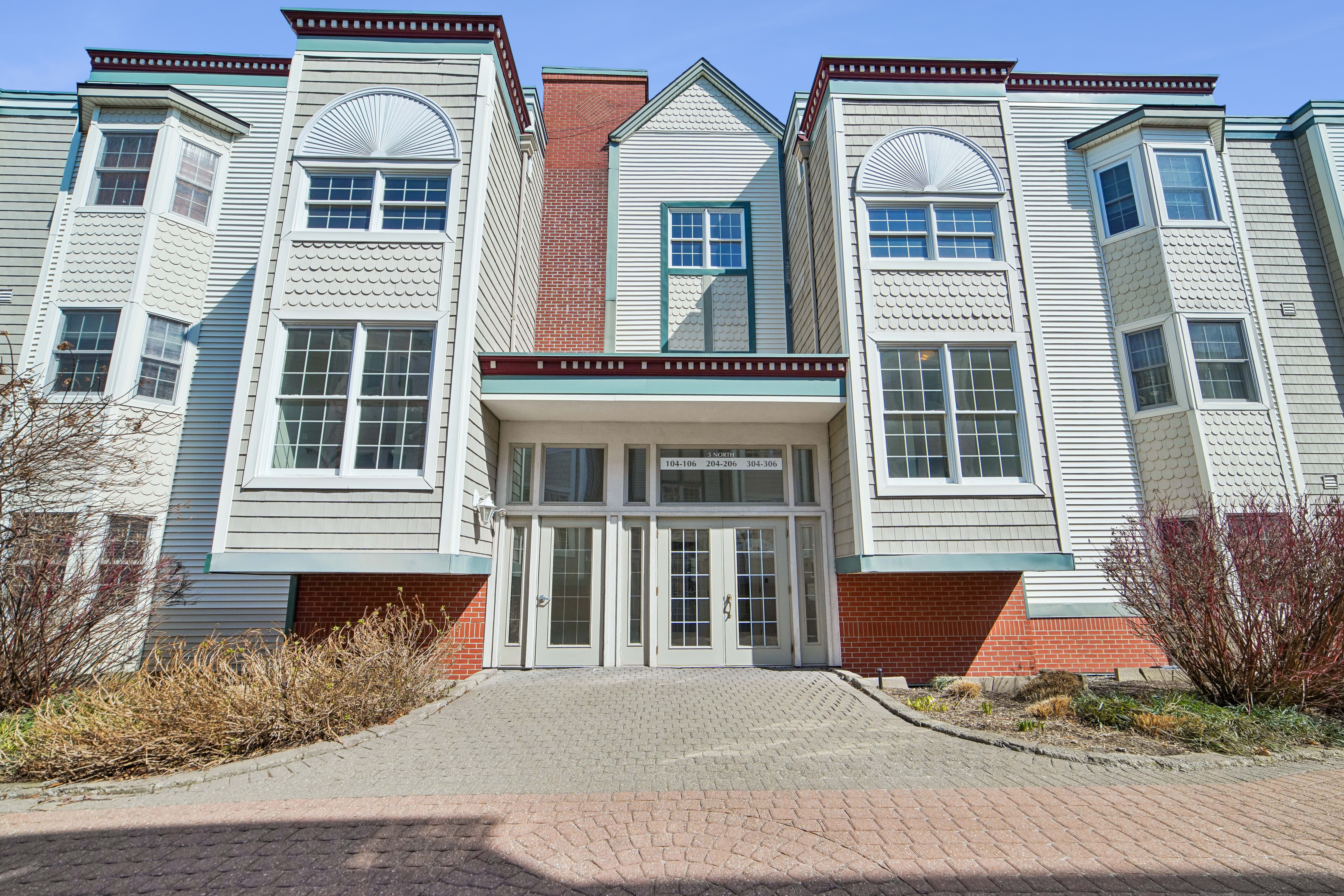 249 The Promenade 