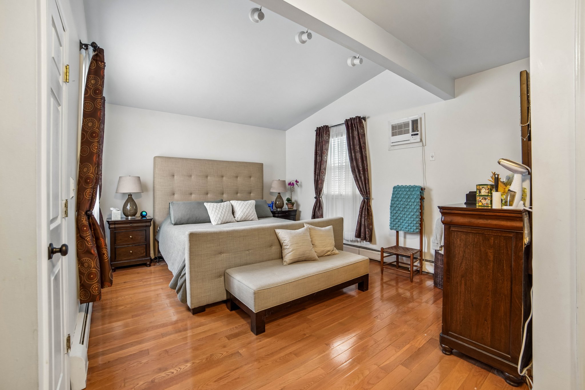 28 E Liberty Avenue