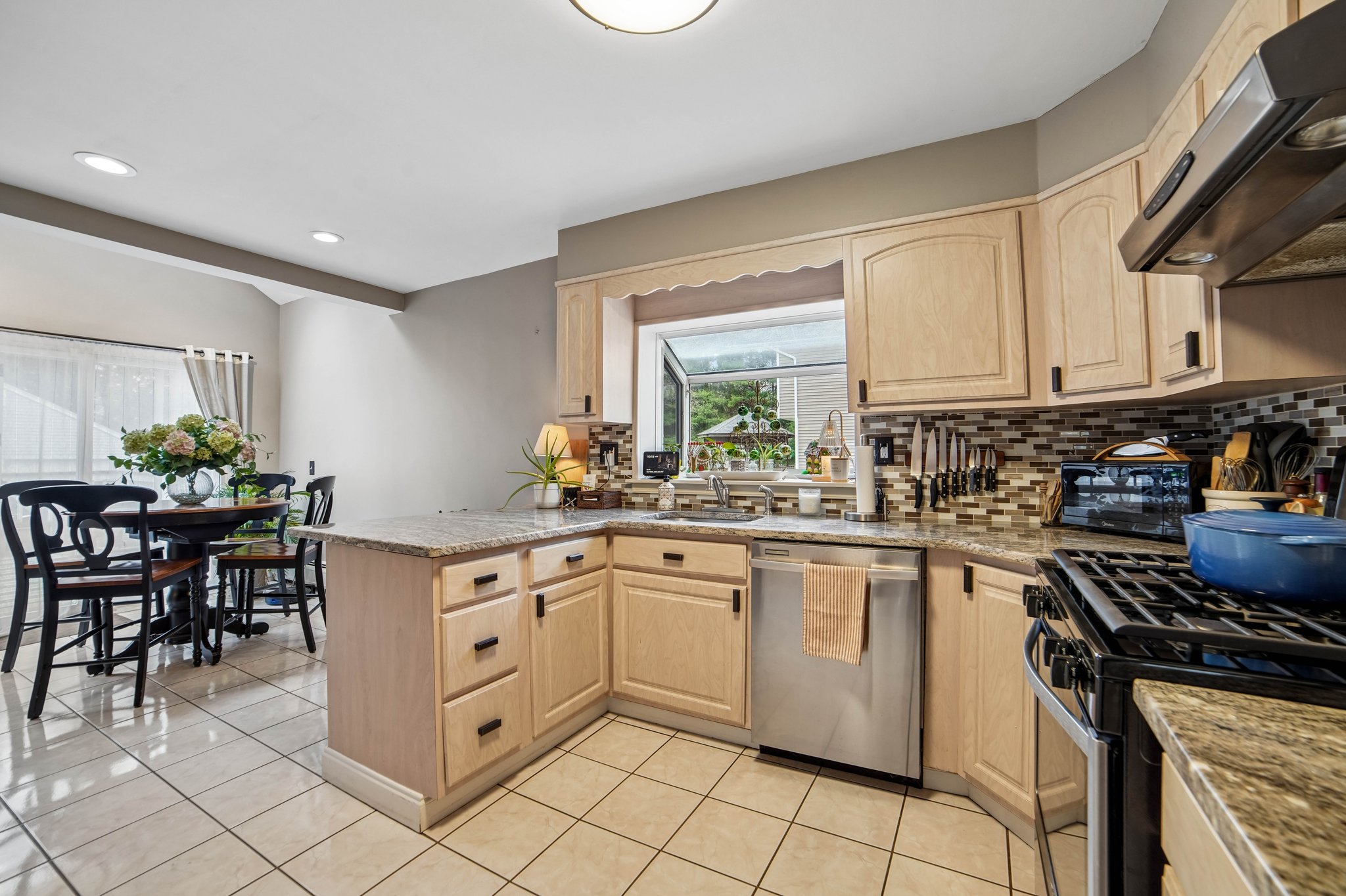 28 E Liberty Avenue