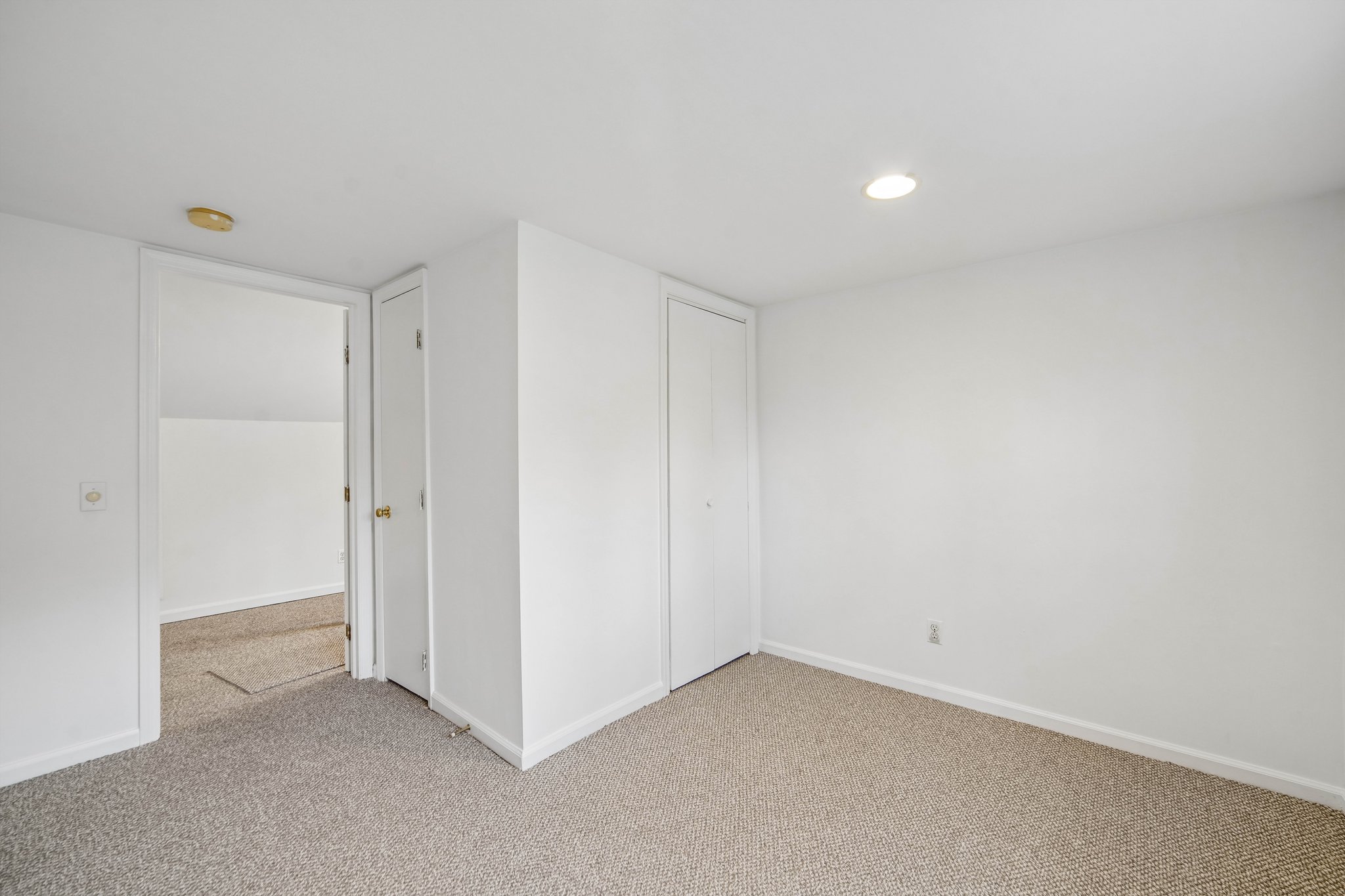 28 E Liberty Avenue