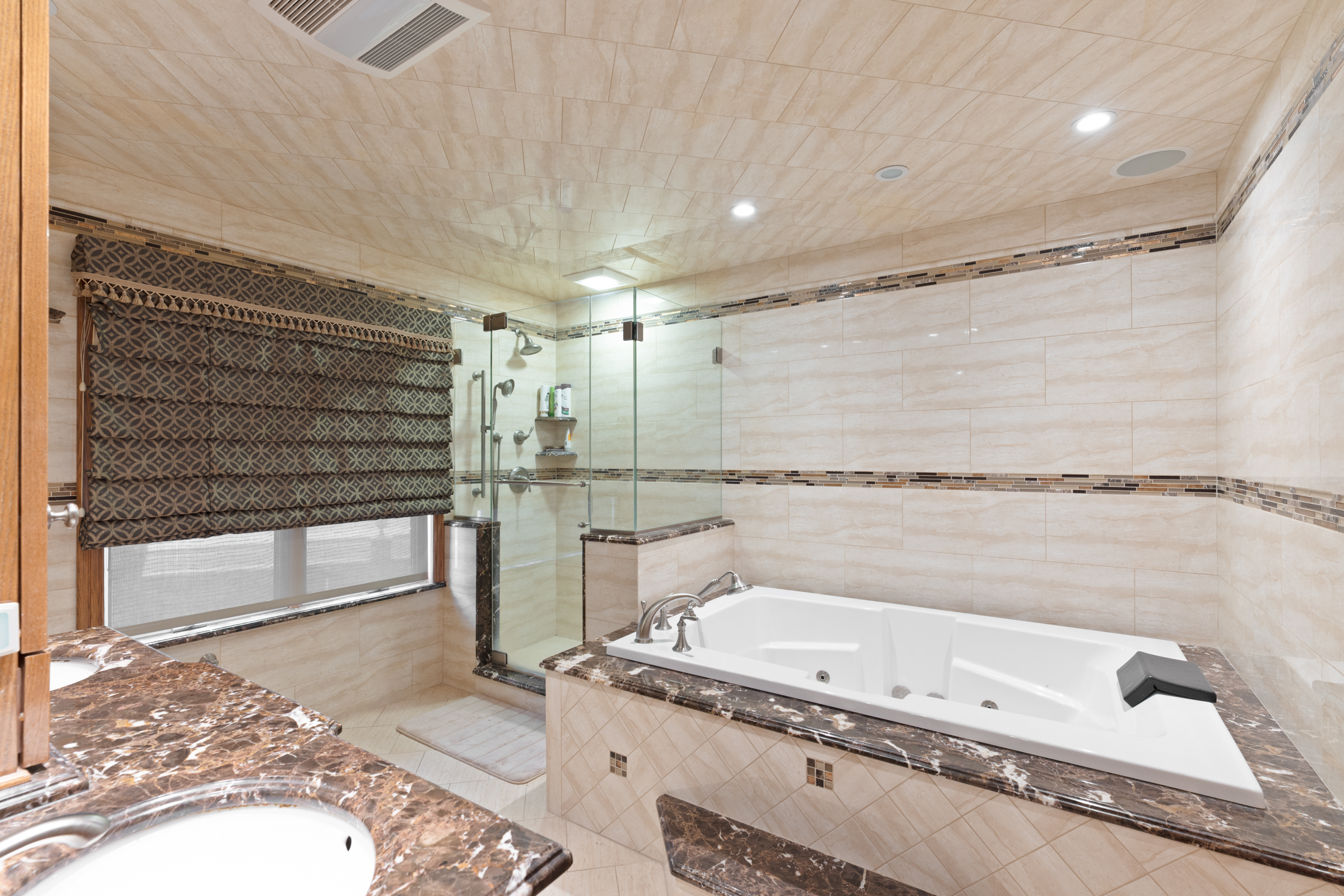 512 Van Bussum Avenue 