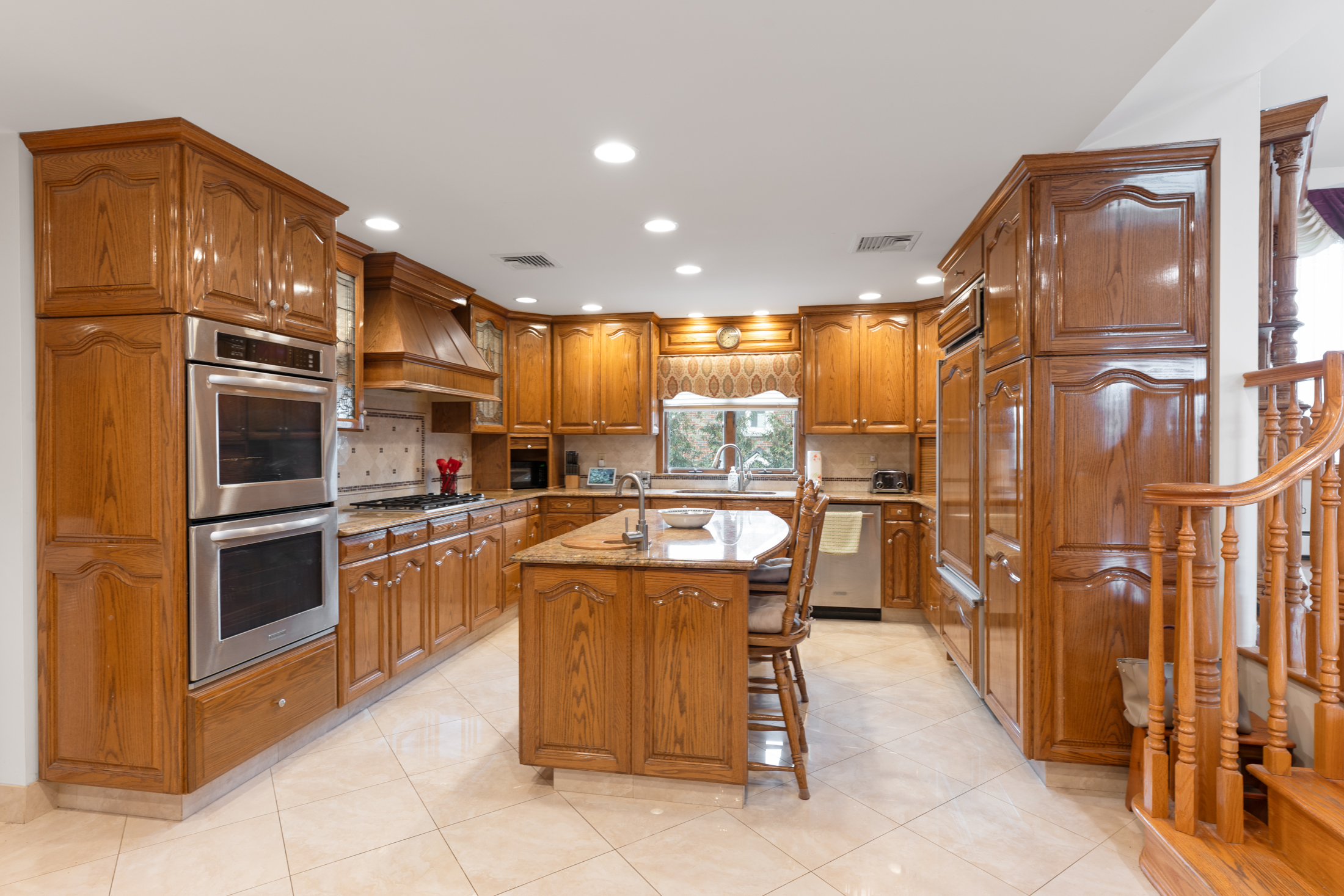 512 Van Bussum Avenue 