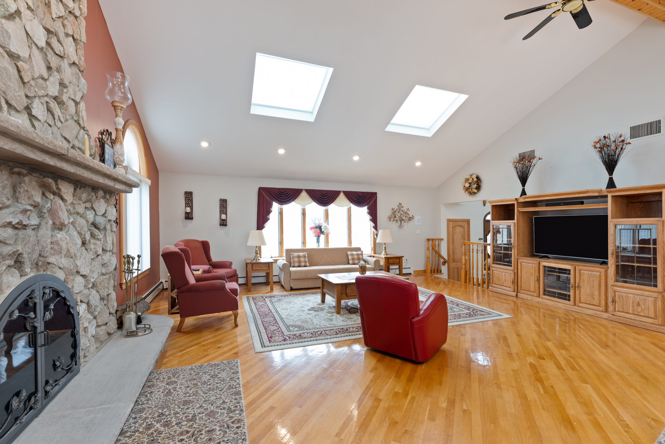 512 Van Bussum Avenue 