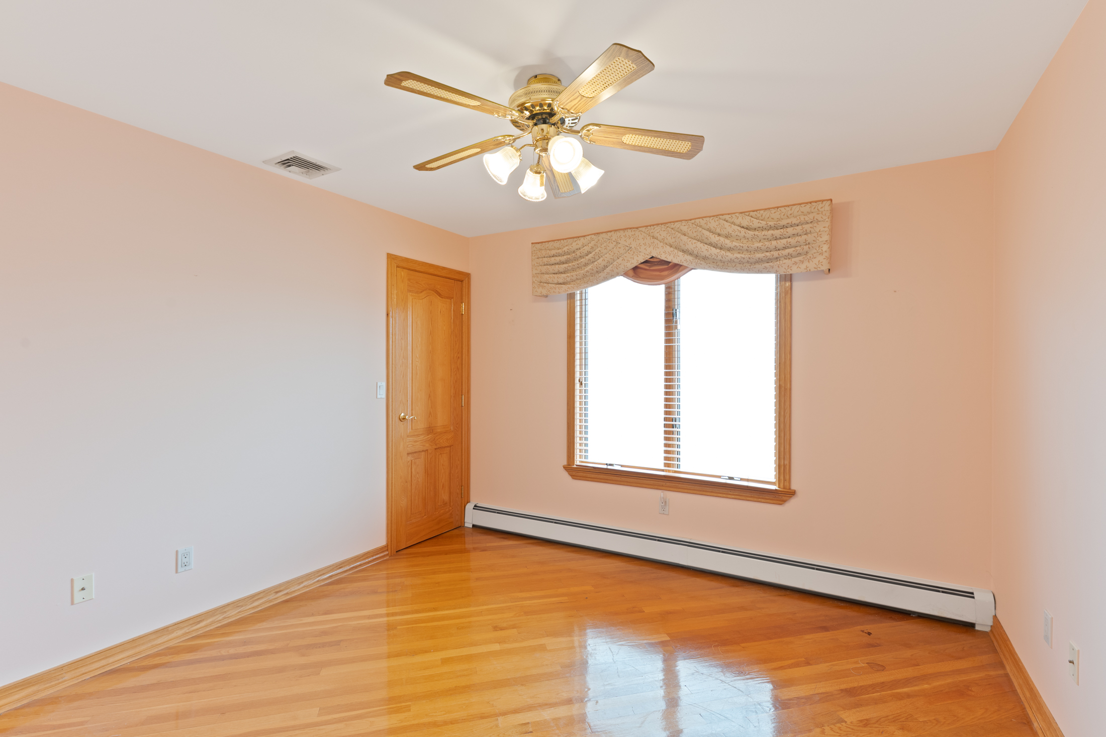 512 Van Bussum Avenue 