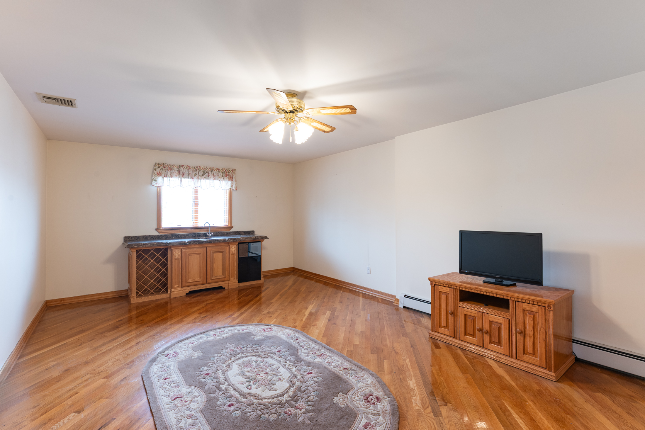 512 Van Bussum Avenue 