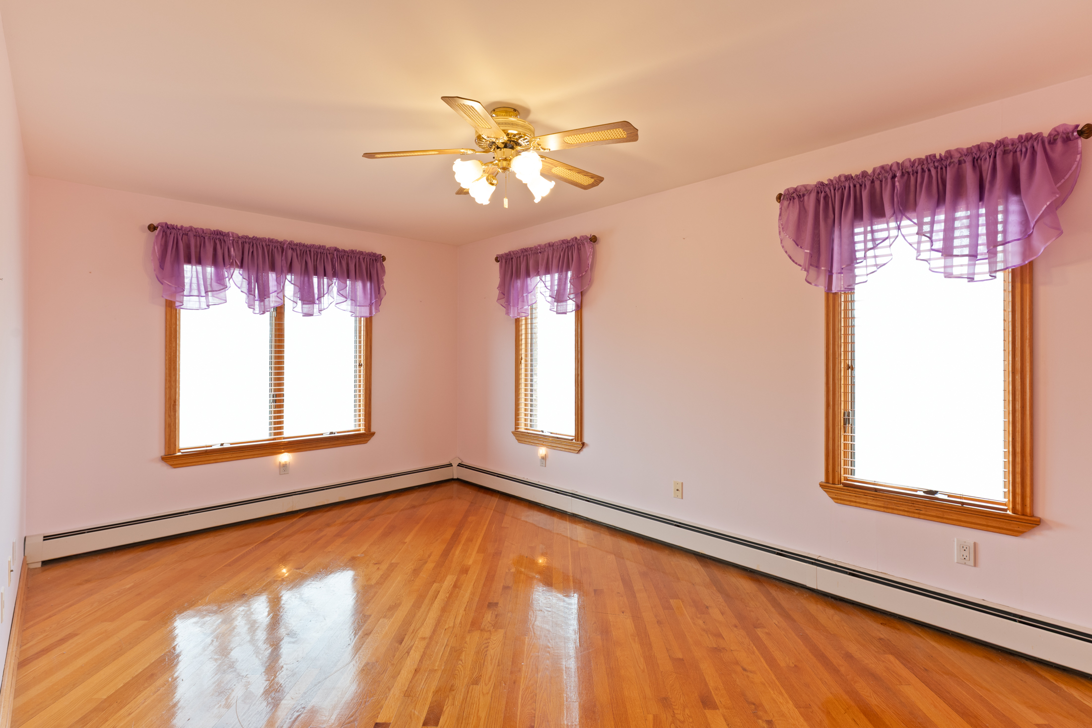 512 Van Bussum Avenue 