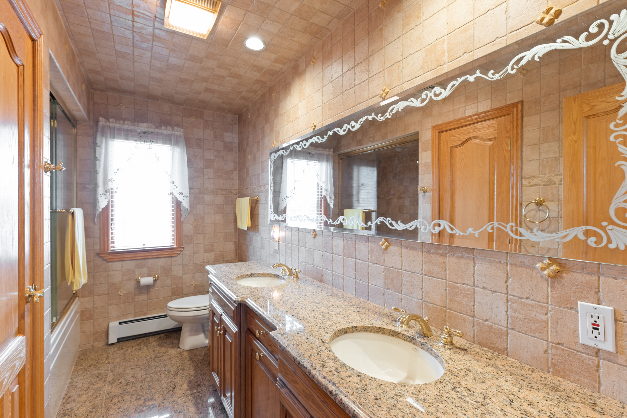 512 Van Bussum Avenue 