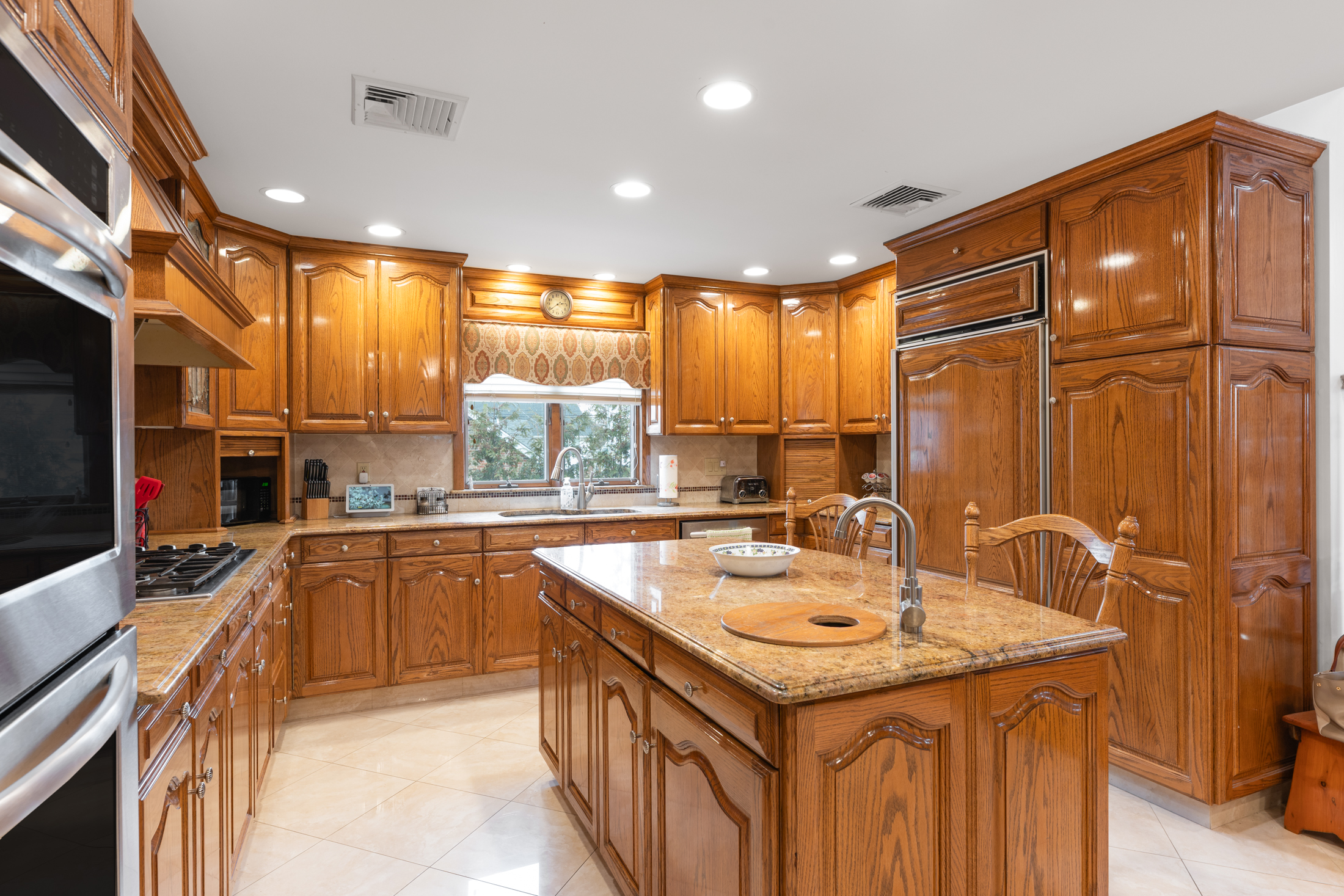 512 Van Bussum Avenue 