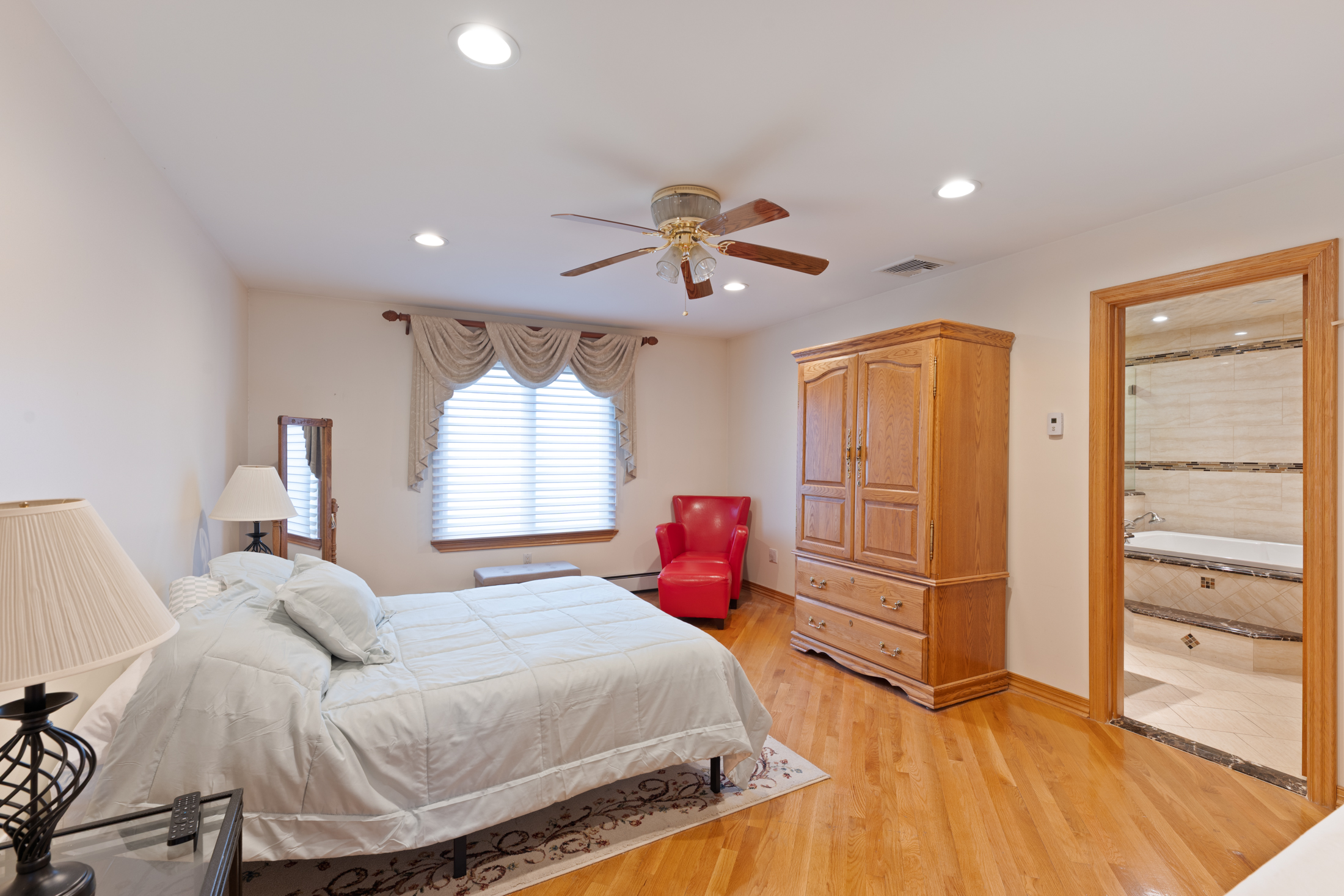 512 Van Bussum Avenue 