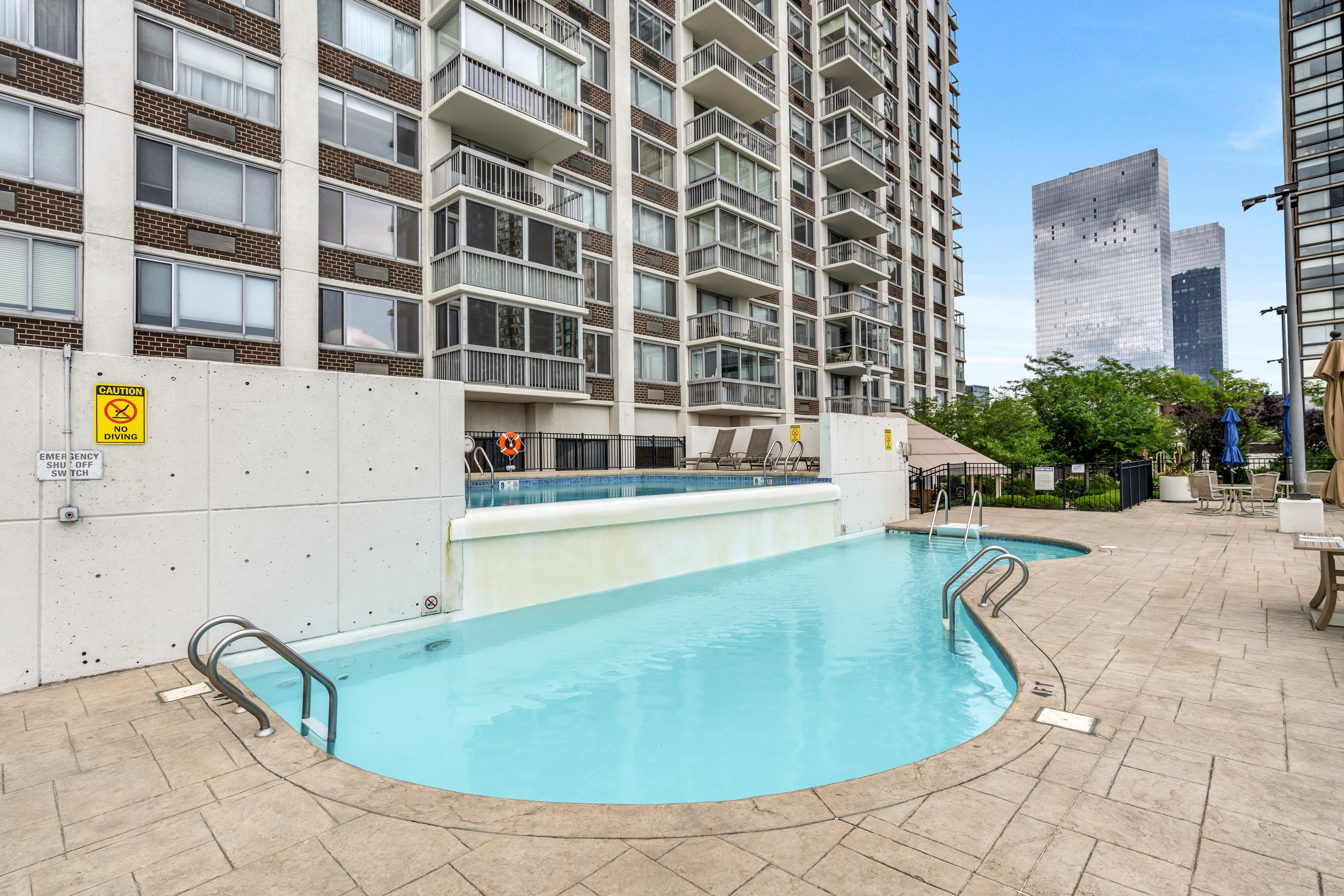 1600 Parker Avenue 1J