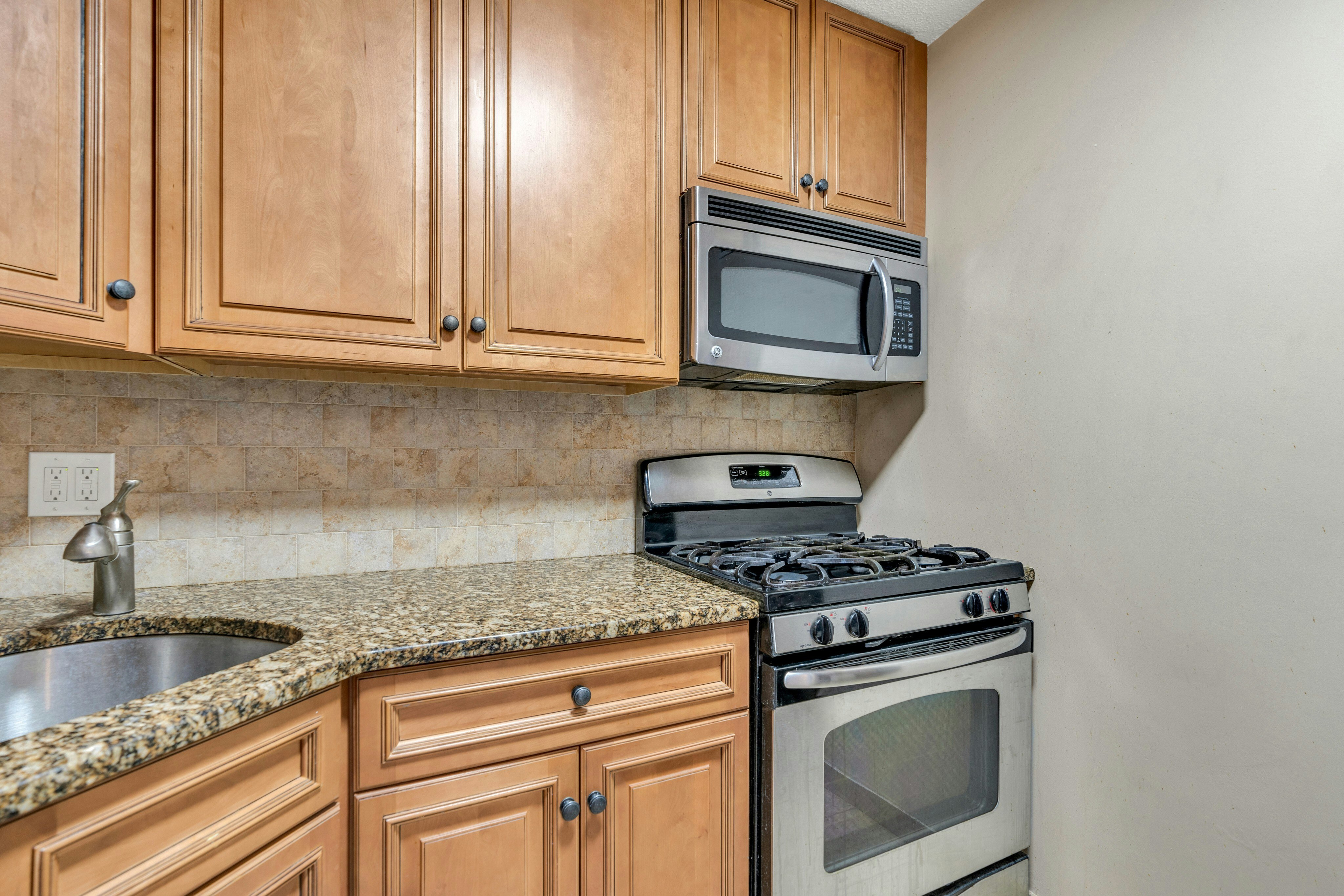 555 North Avenue Unit# 12 A