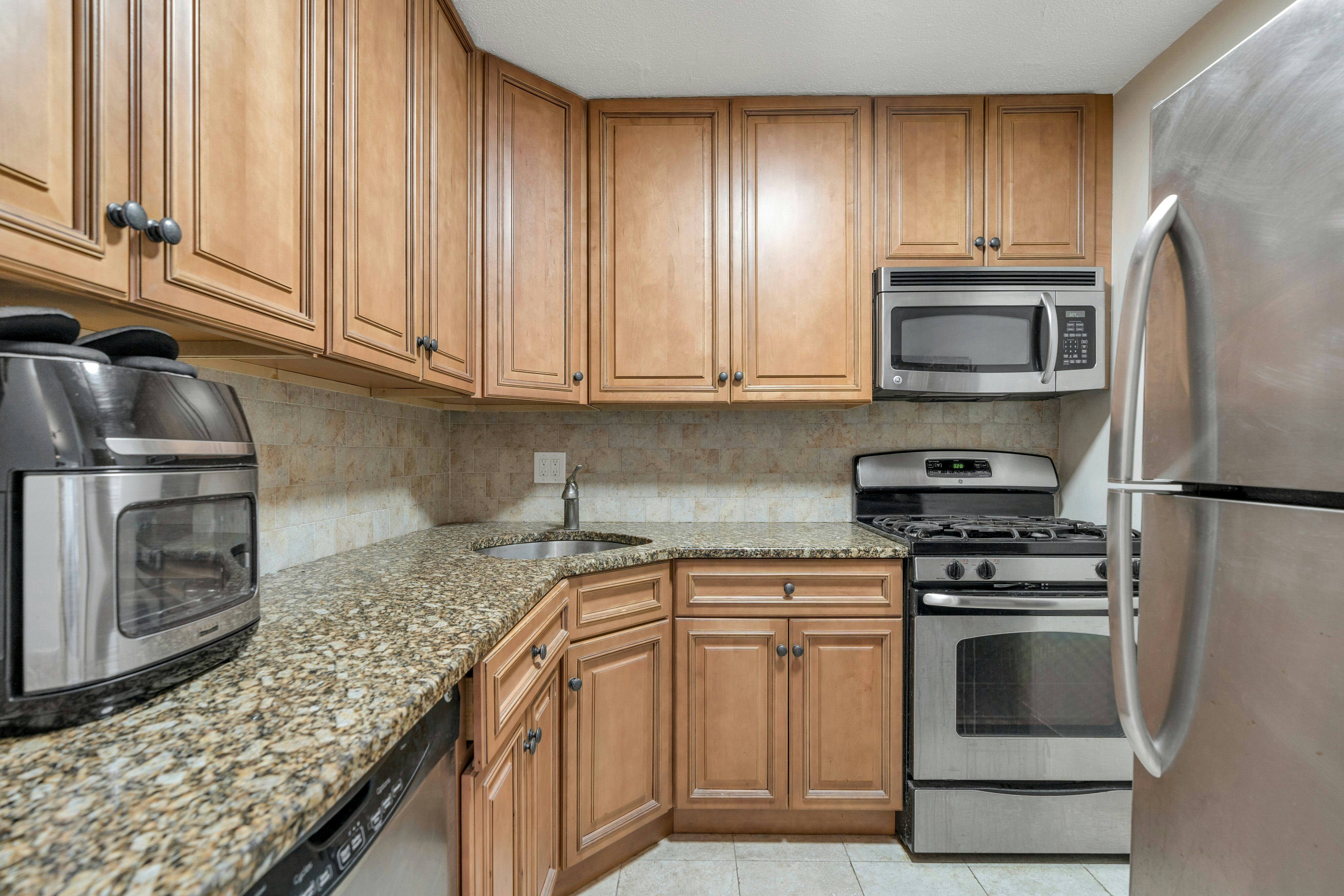 555 North Avenue Unit# 12 A