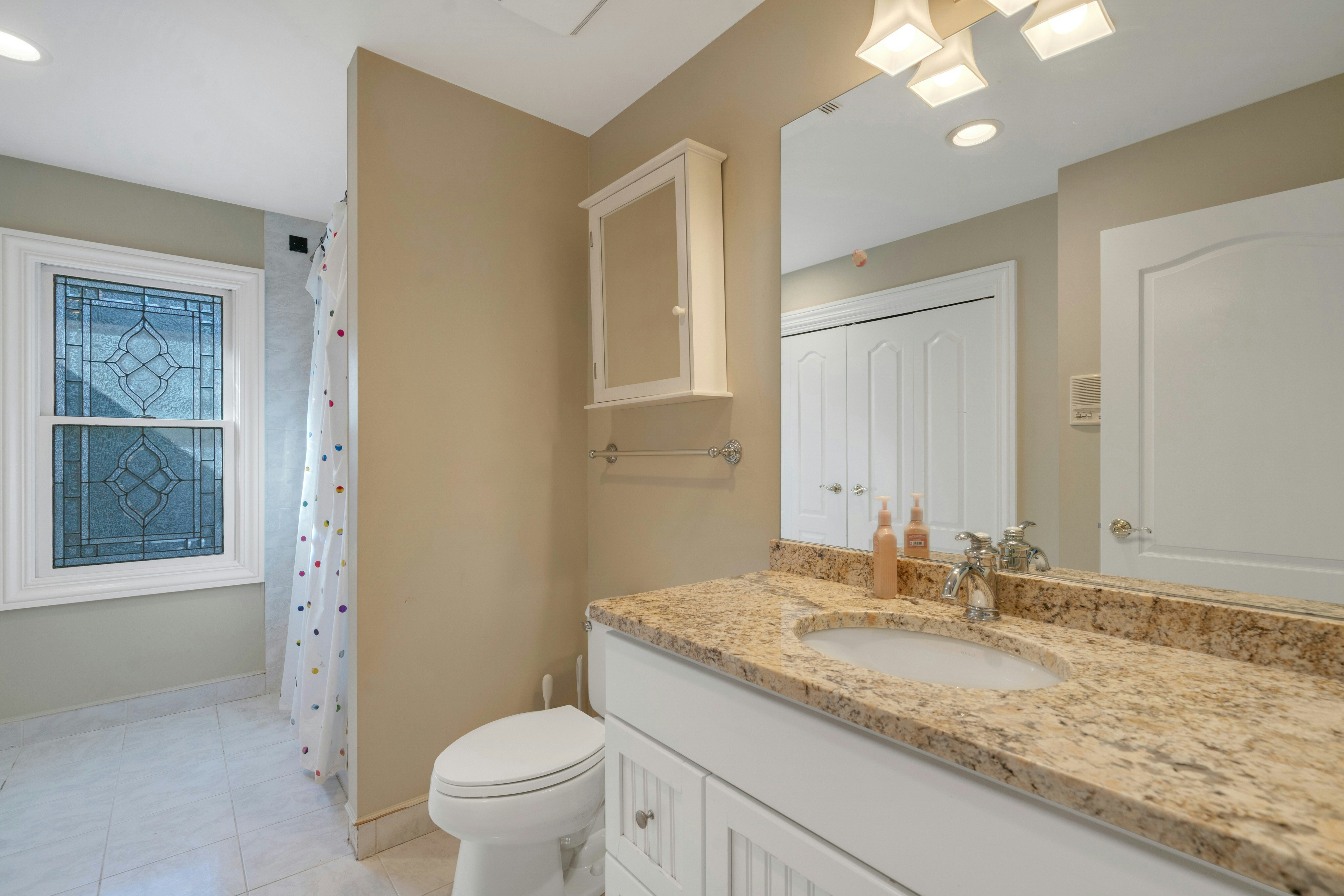 533 West Saddle River Road 