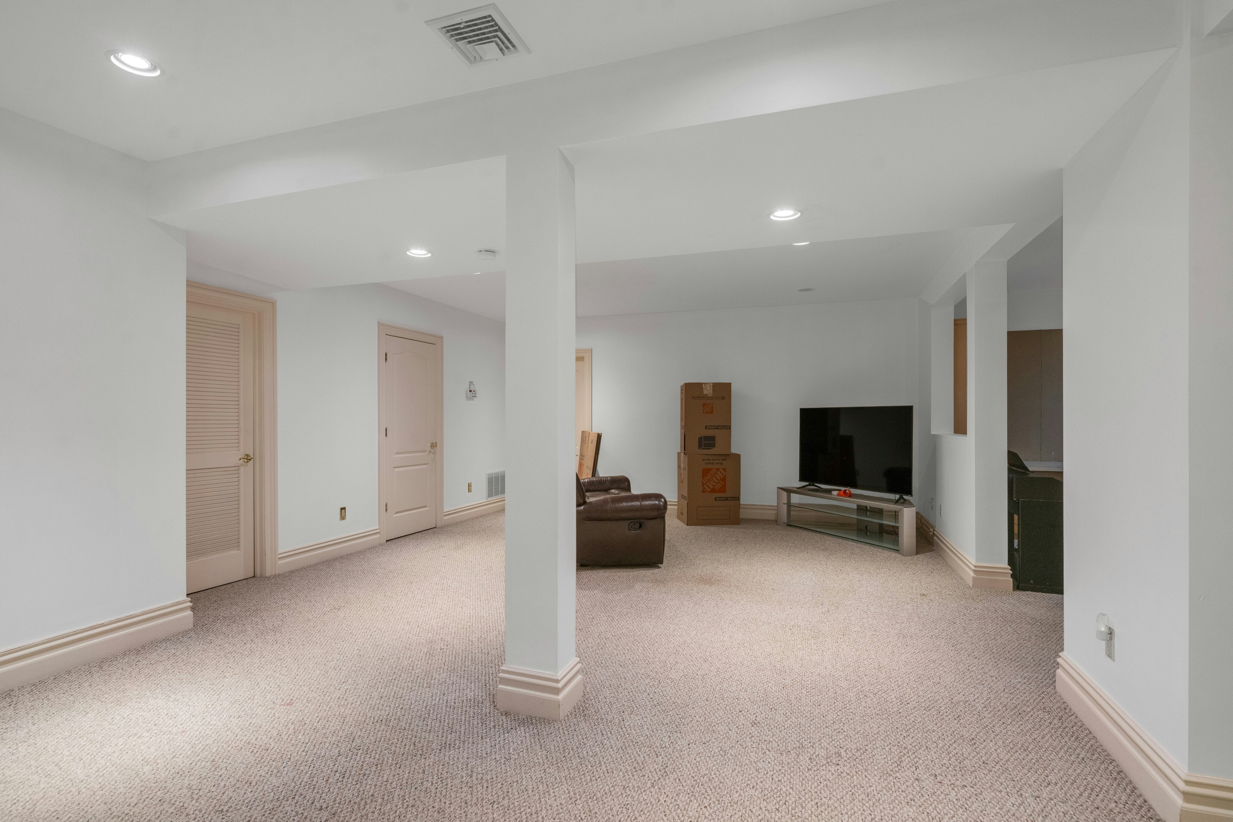 533 West Saddle River Road 