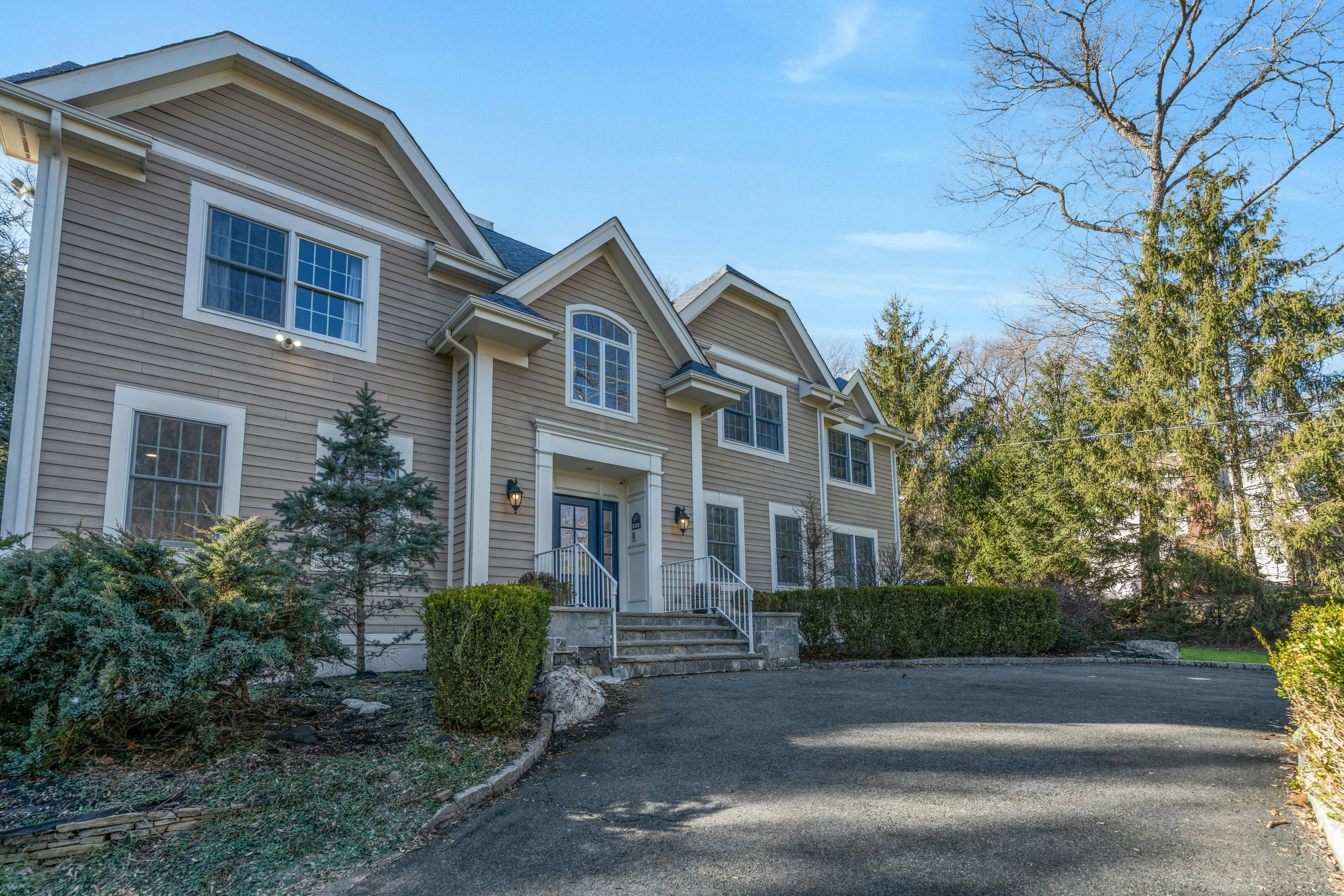 533 West Saddle River Road 
