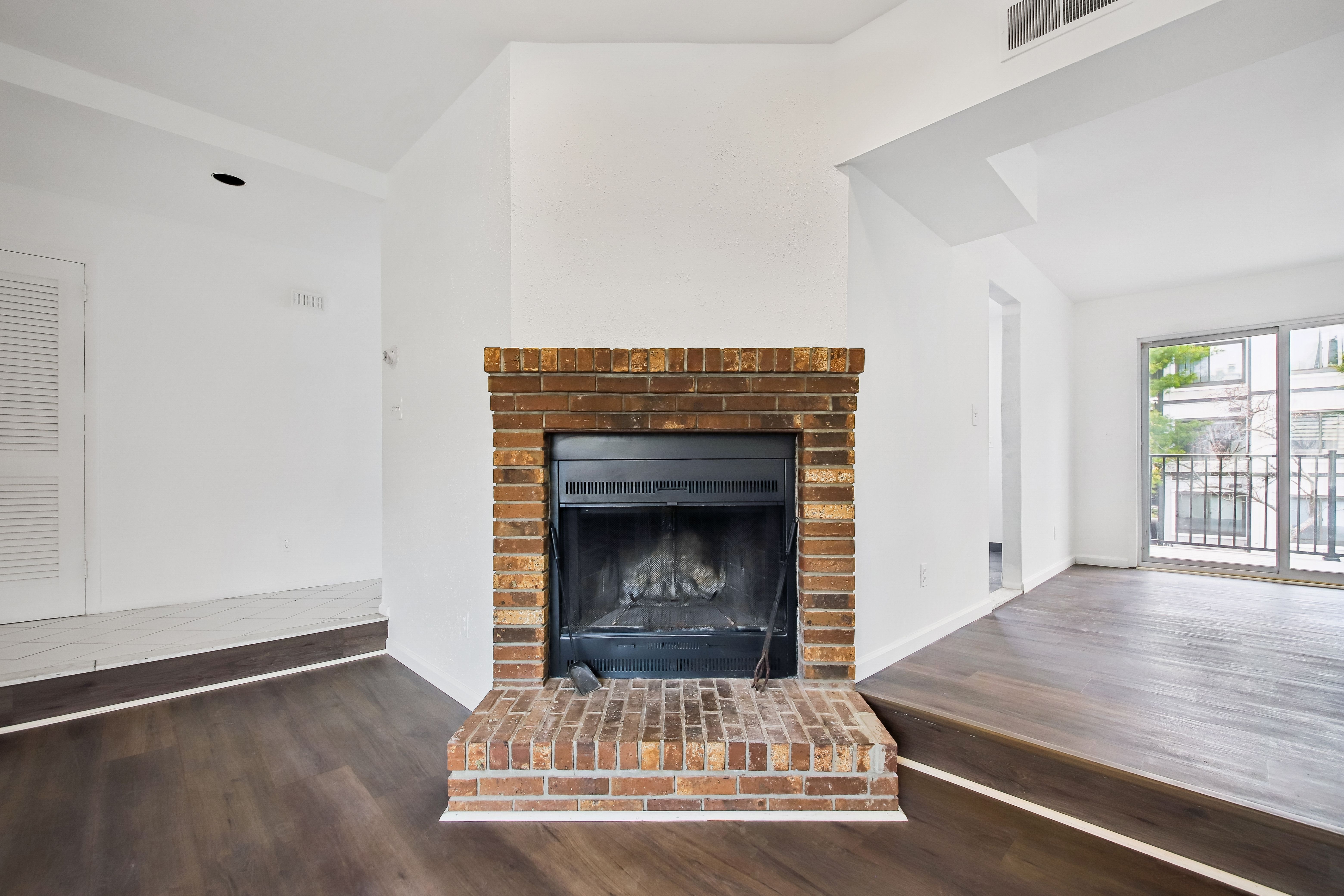 1431 John Street 