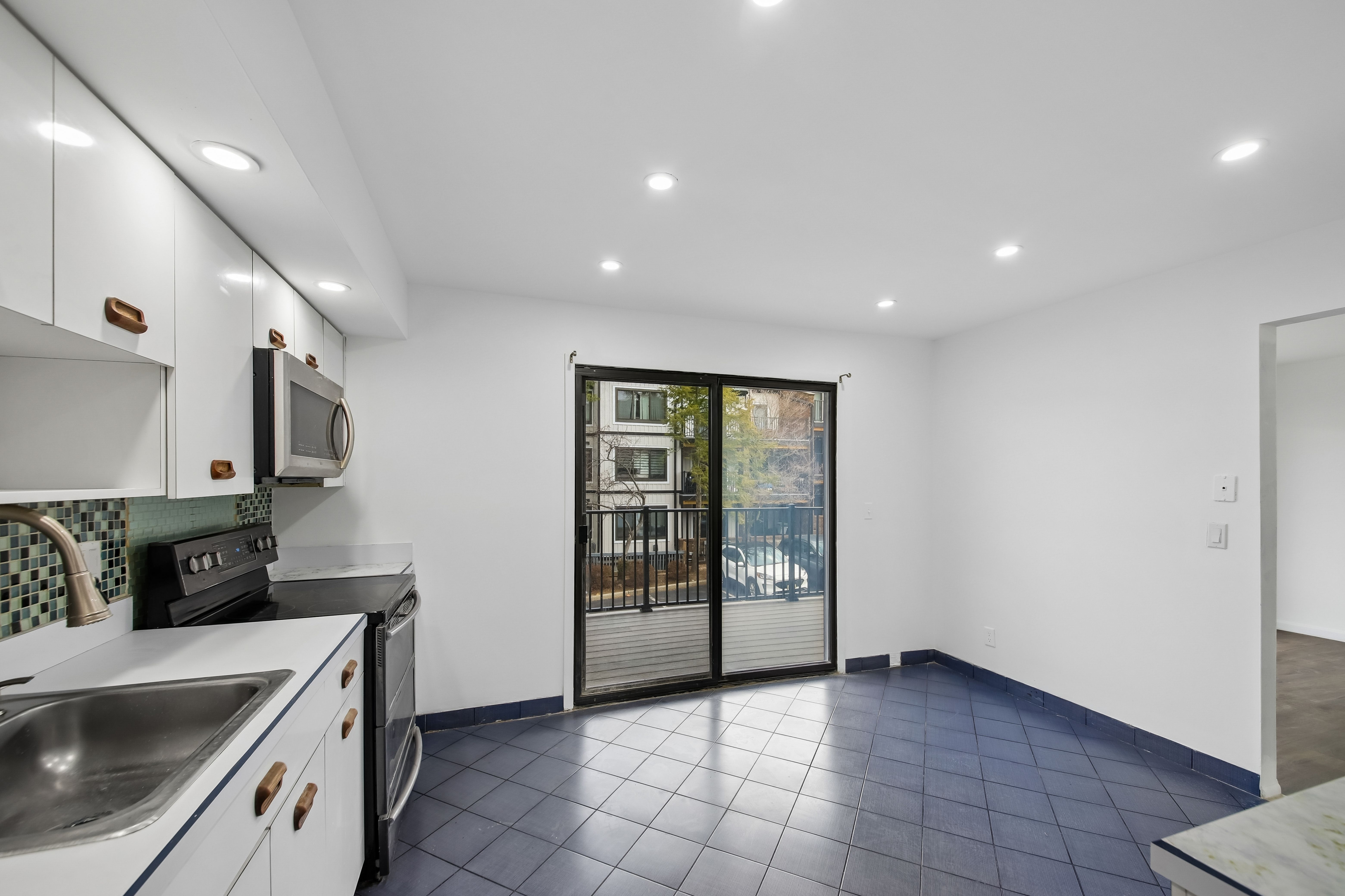 1431 John Street 