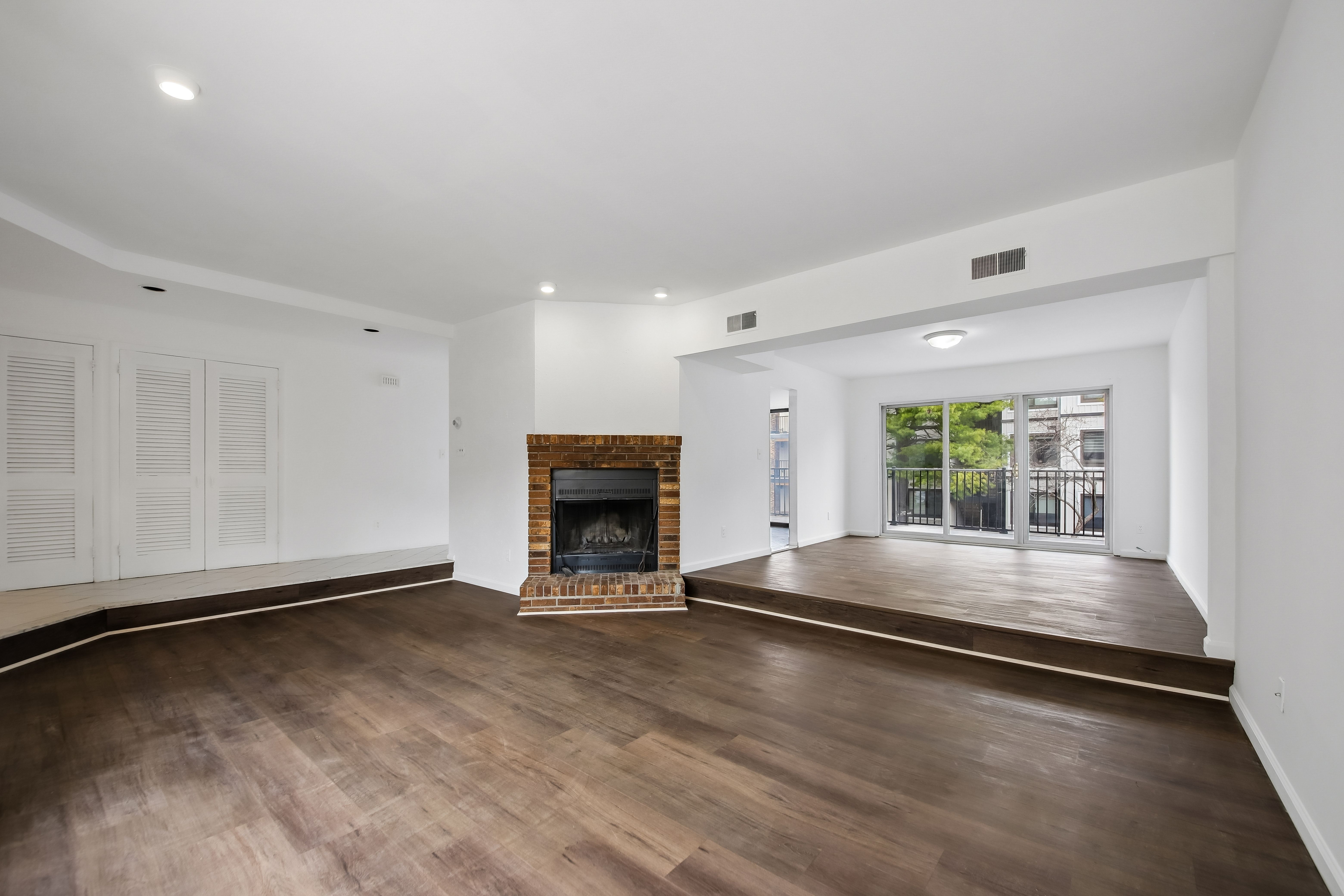1431 John Street 