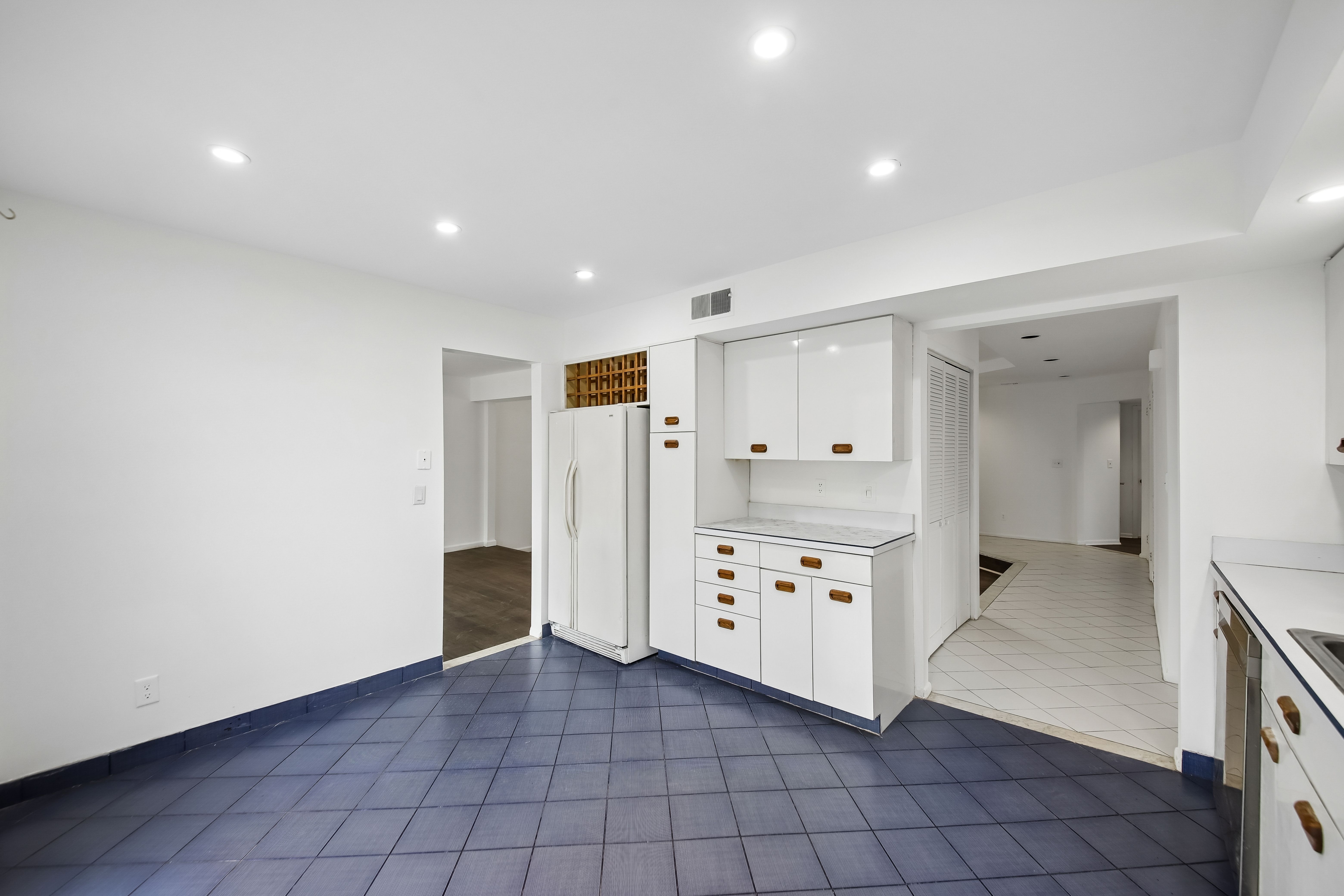 1431 John Street 