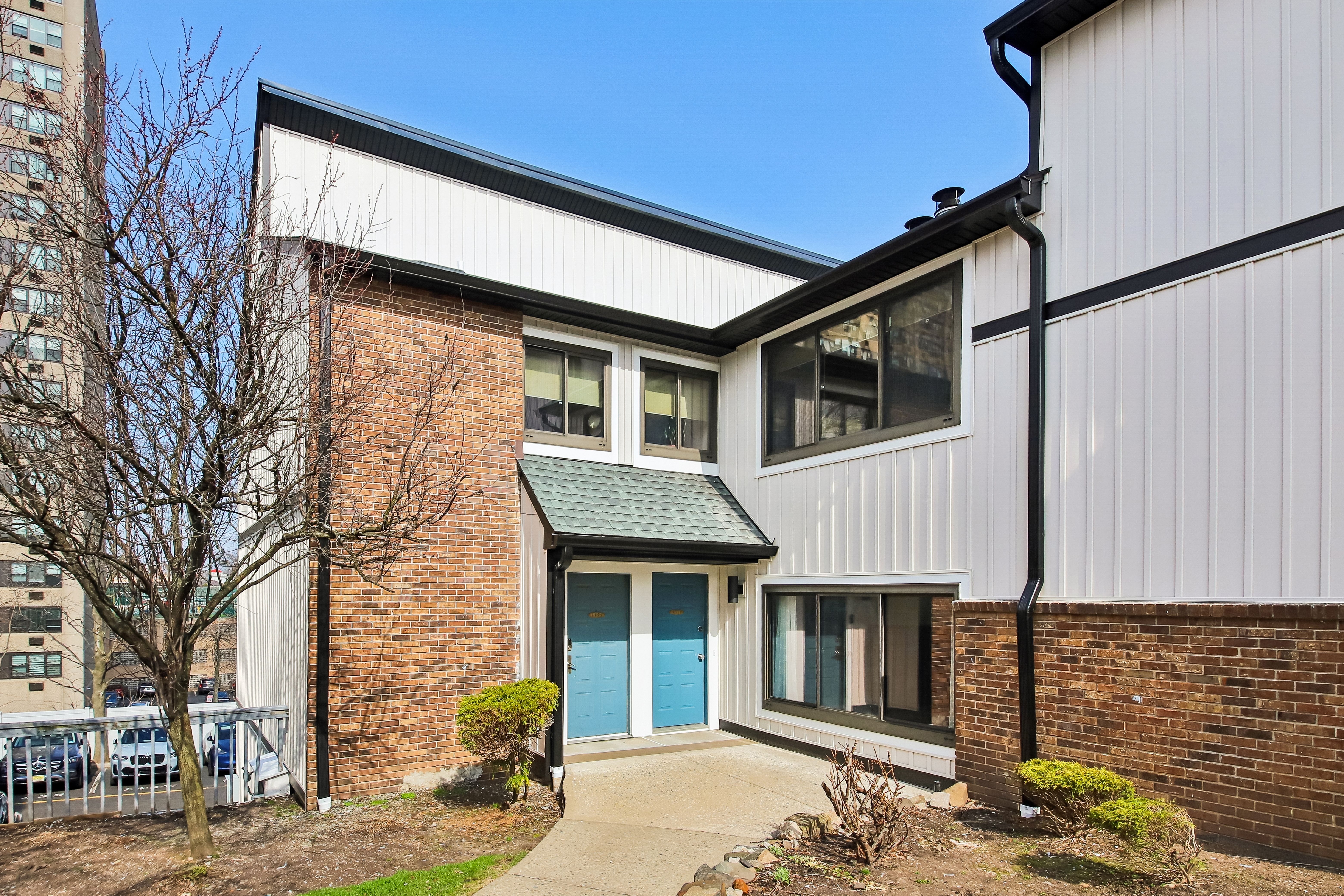 1431 John Street 
