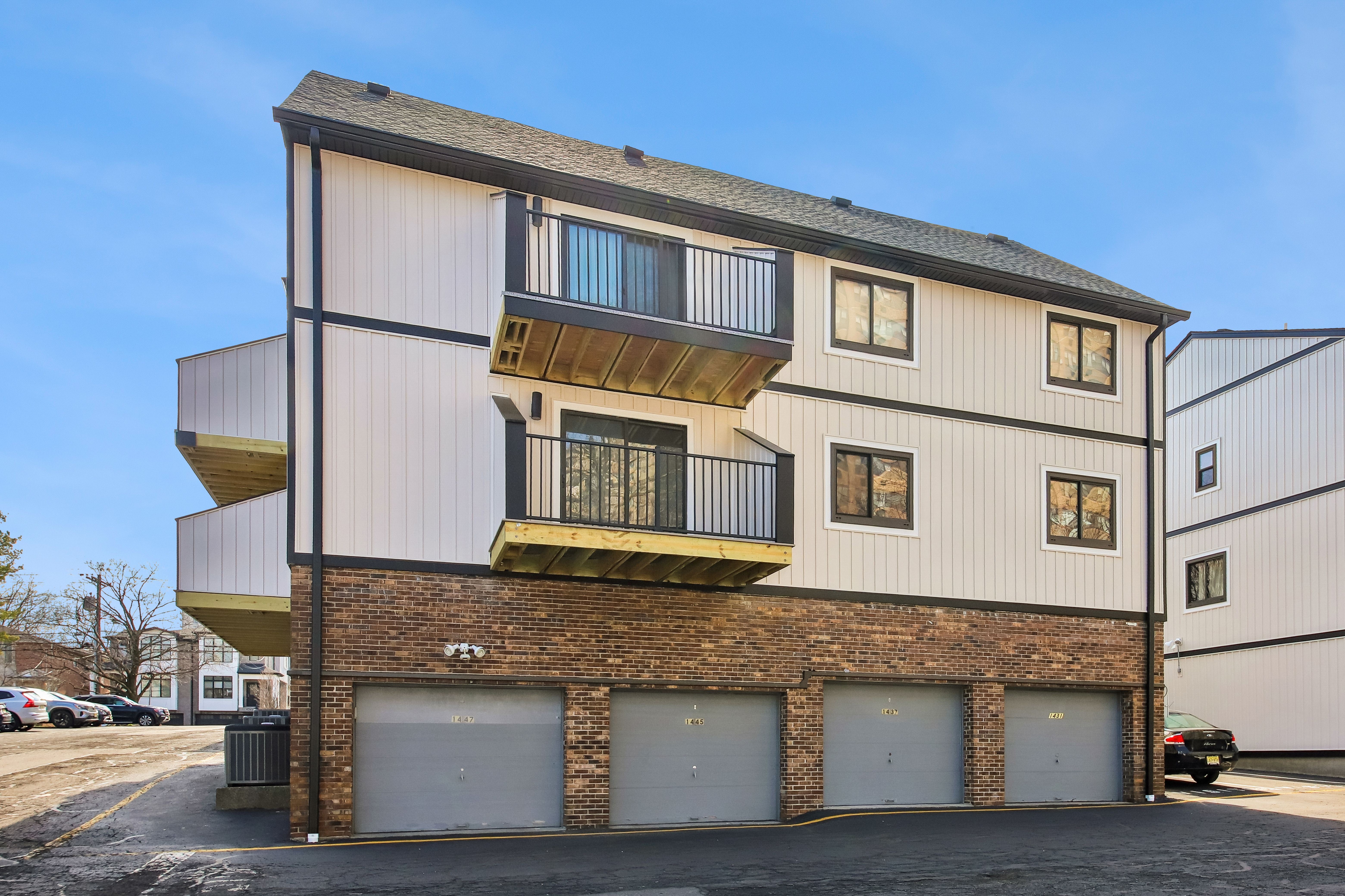 1431 John Street 
