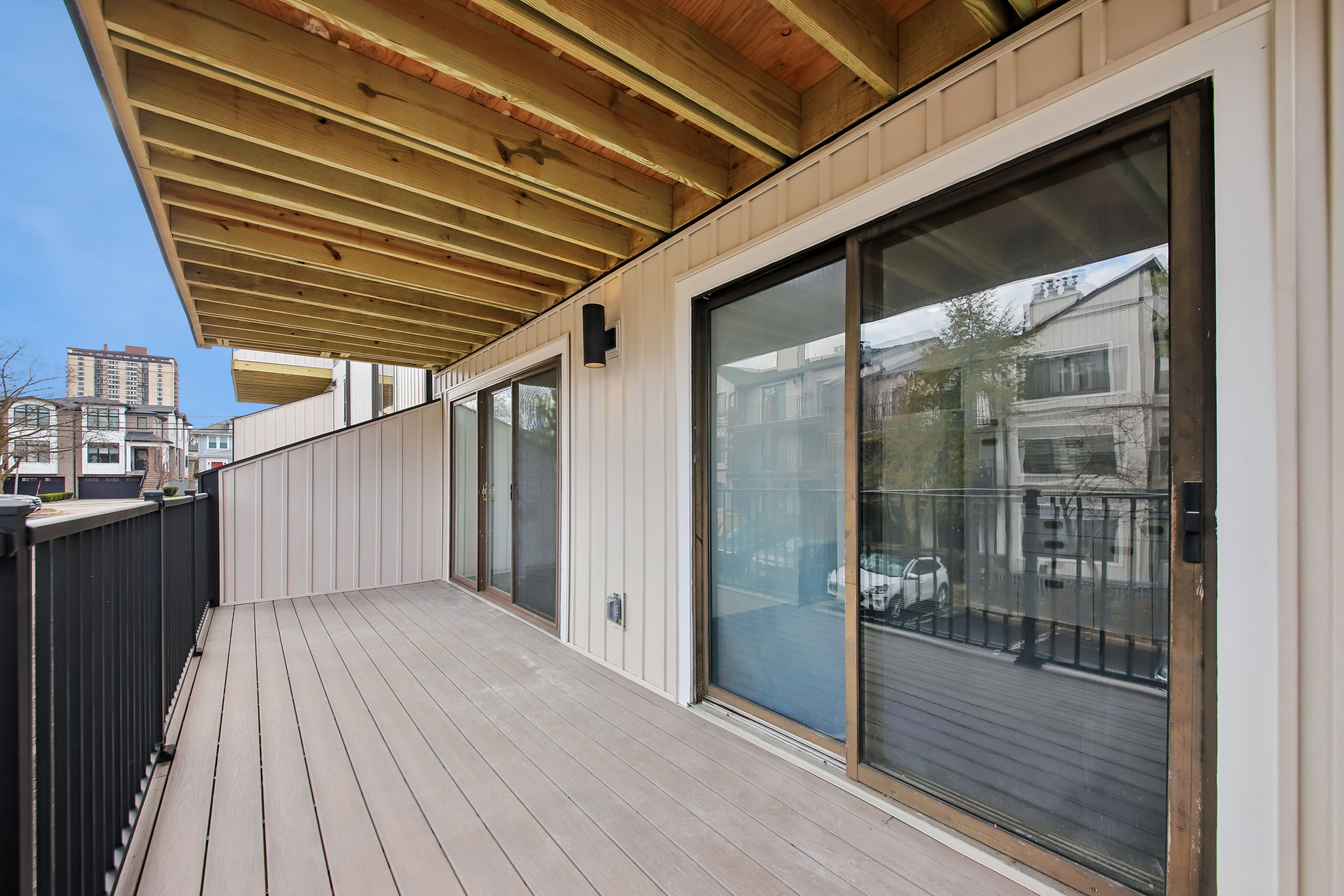 1431 John Street 