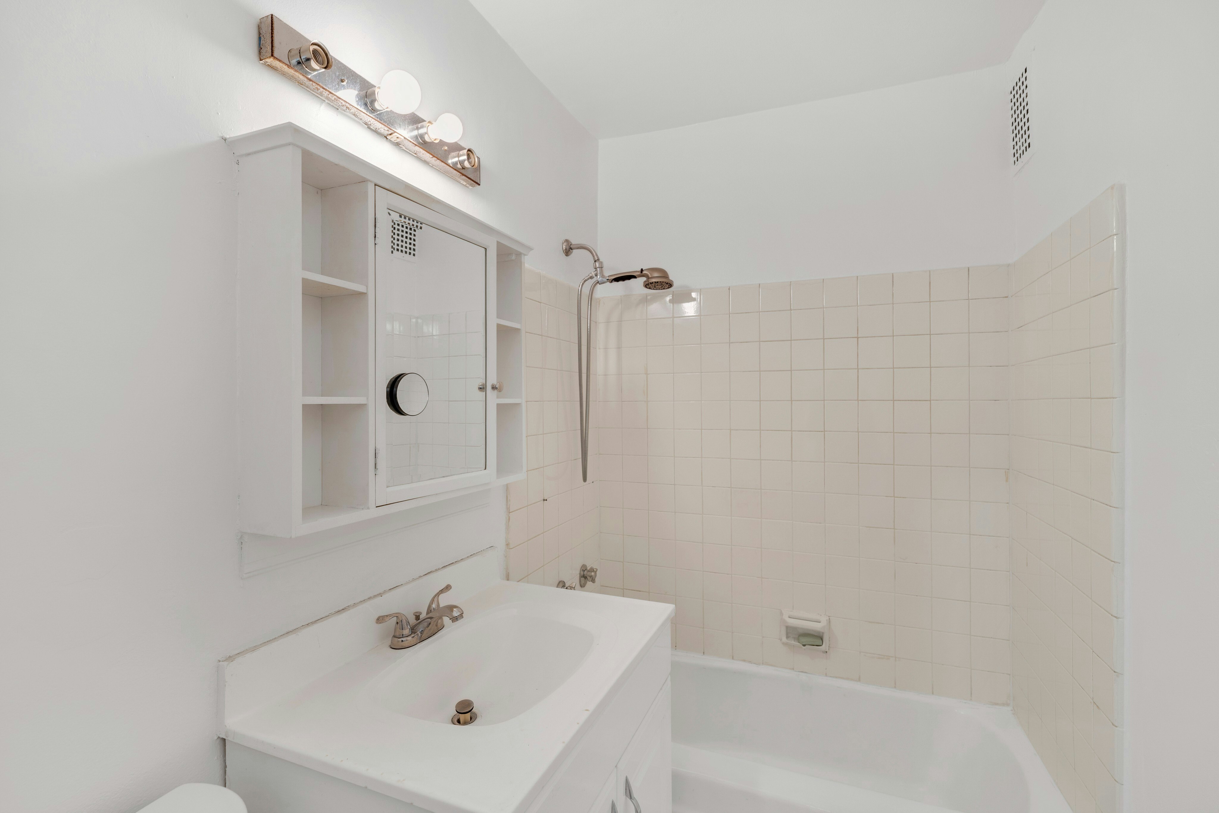 2200 North Central Road #3U