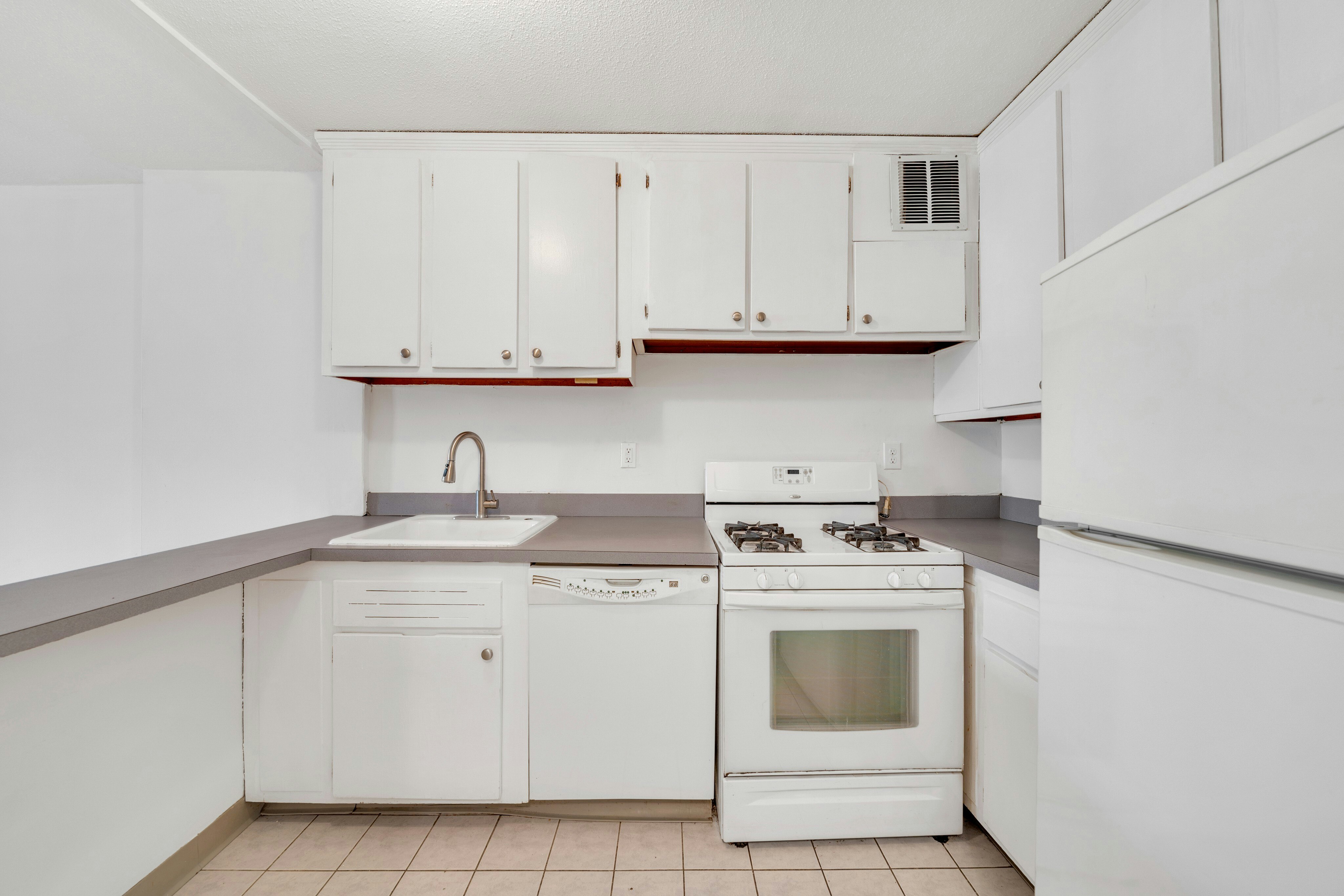 2200 North Central Road #3U