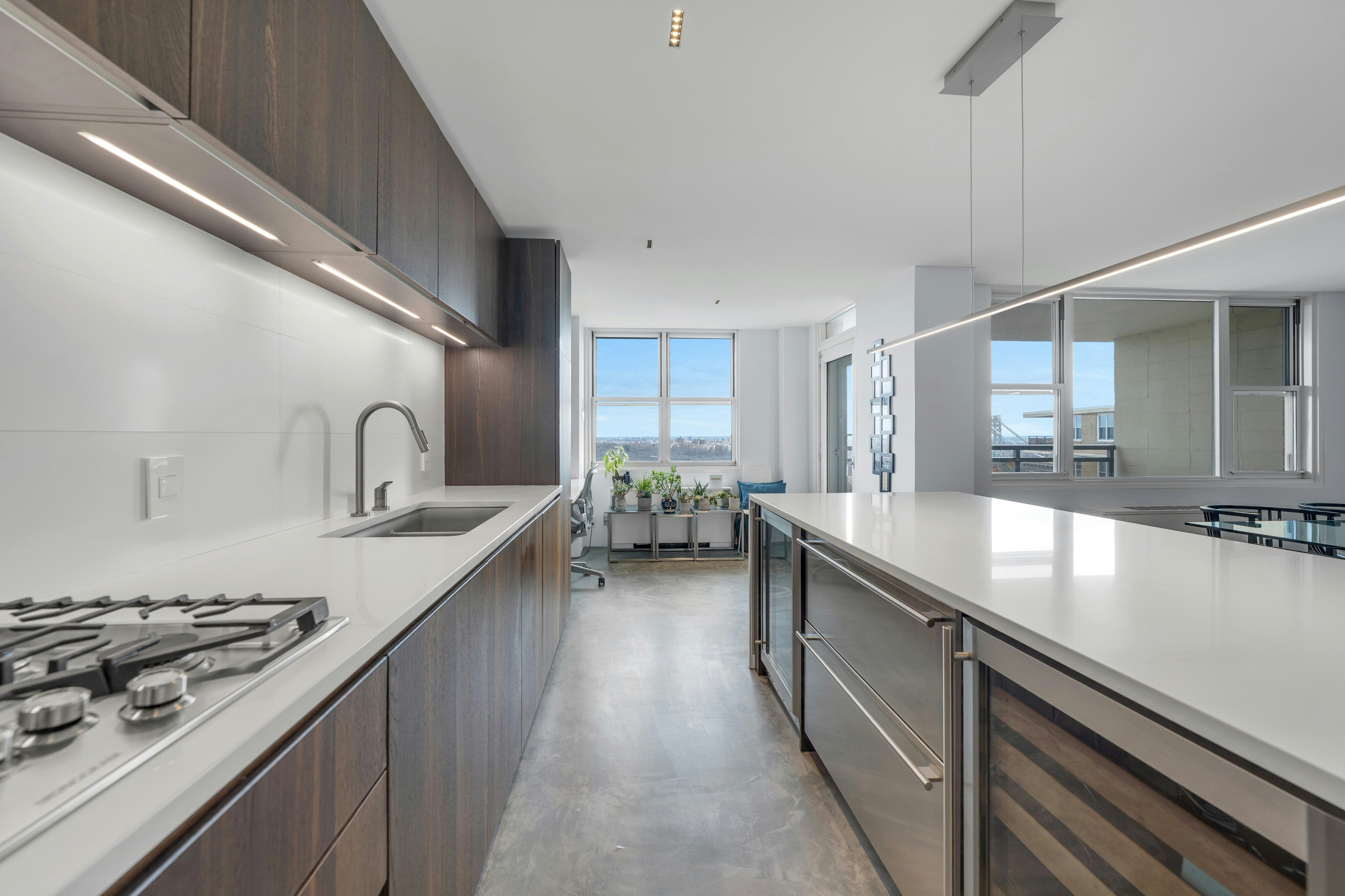 2200 North Central Road 15G