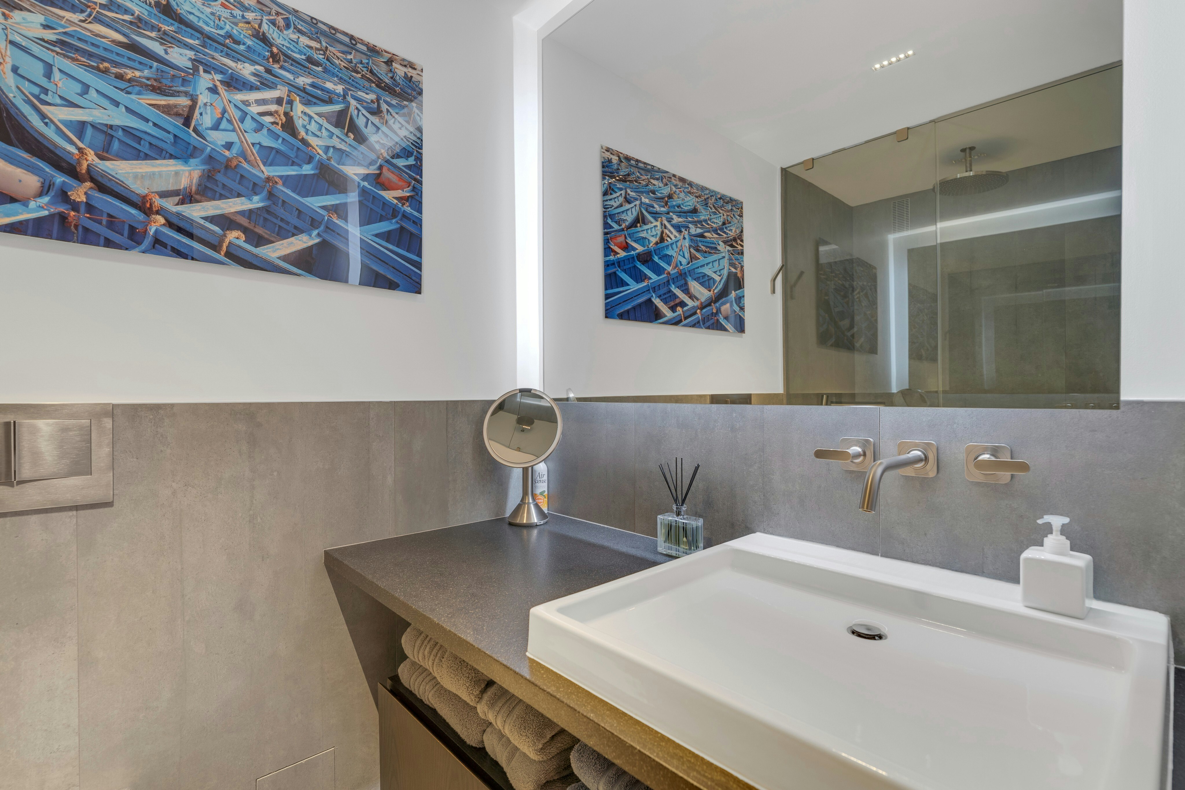 2200 North Central Road 15G