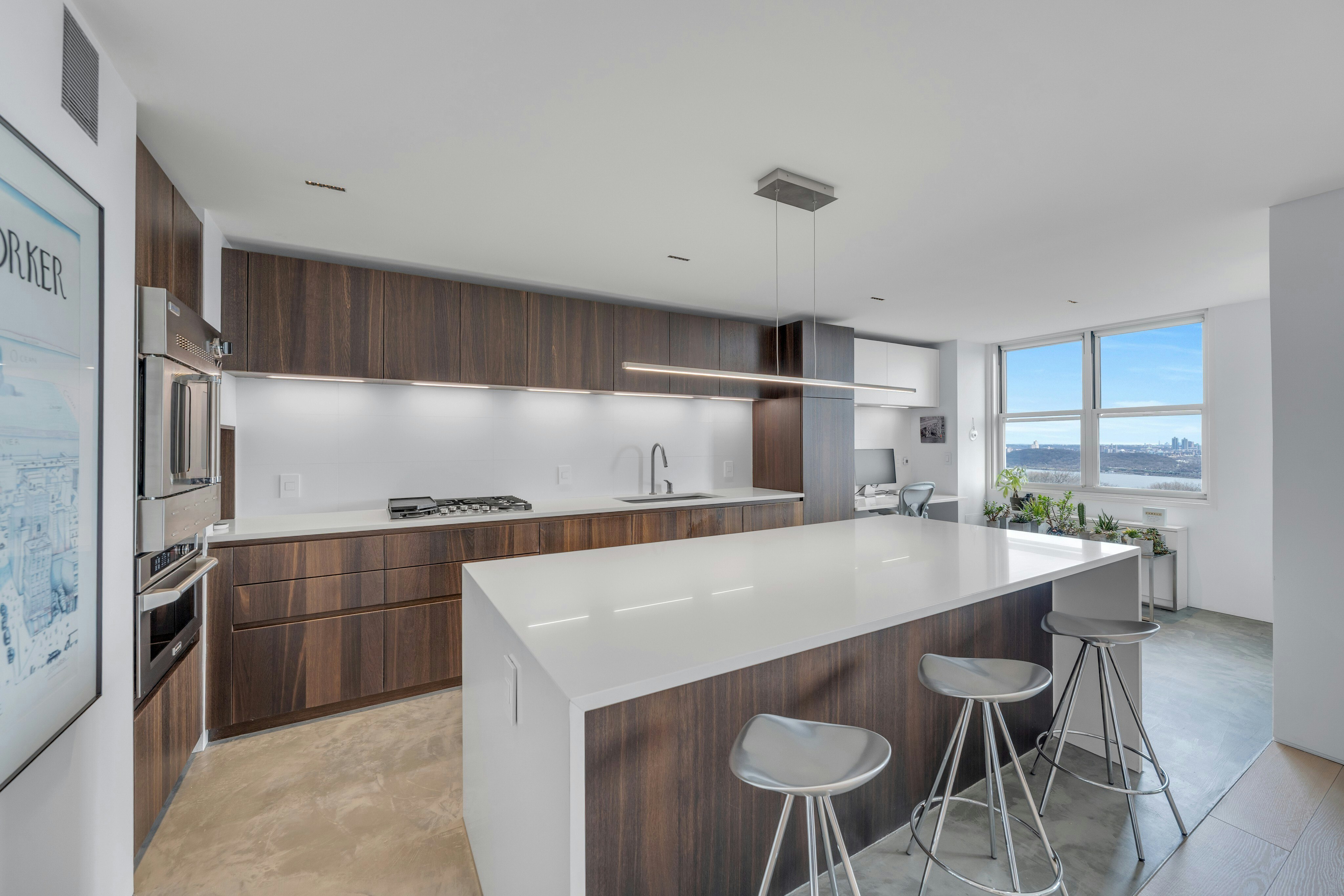 2200 North Central Road 15G