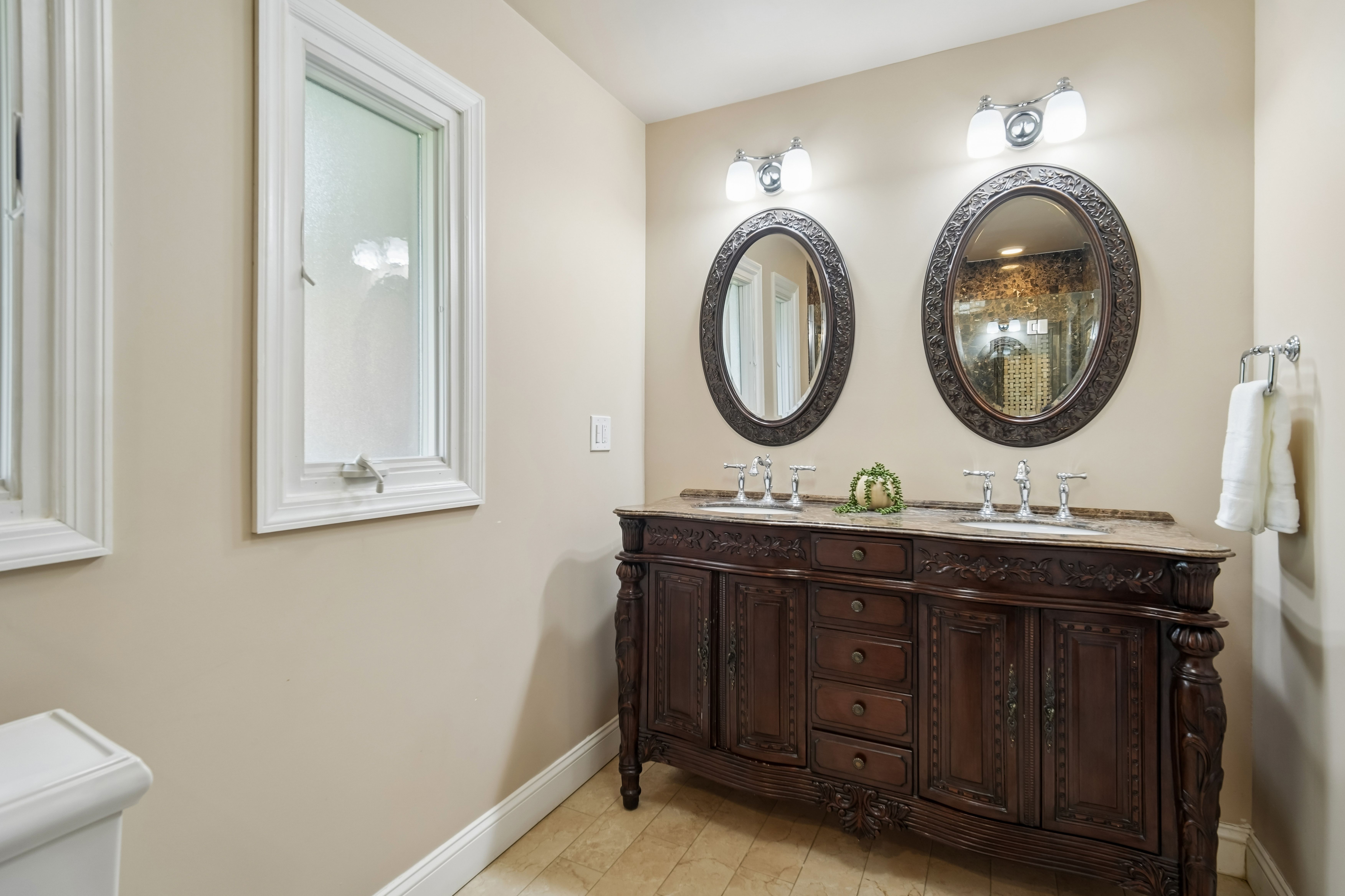 35 Grandview Avenue 