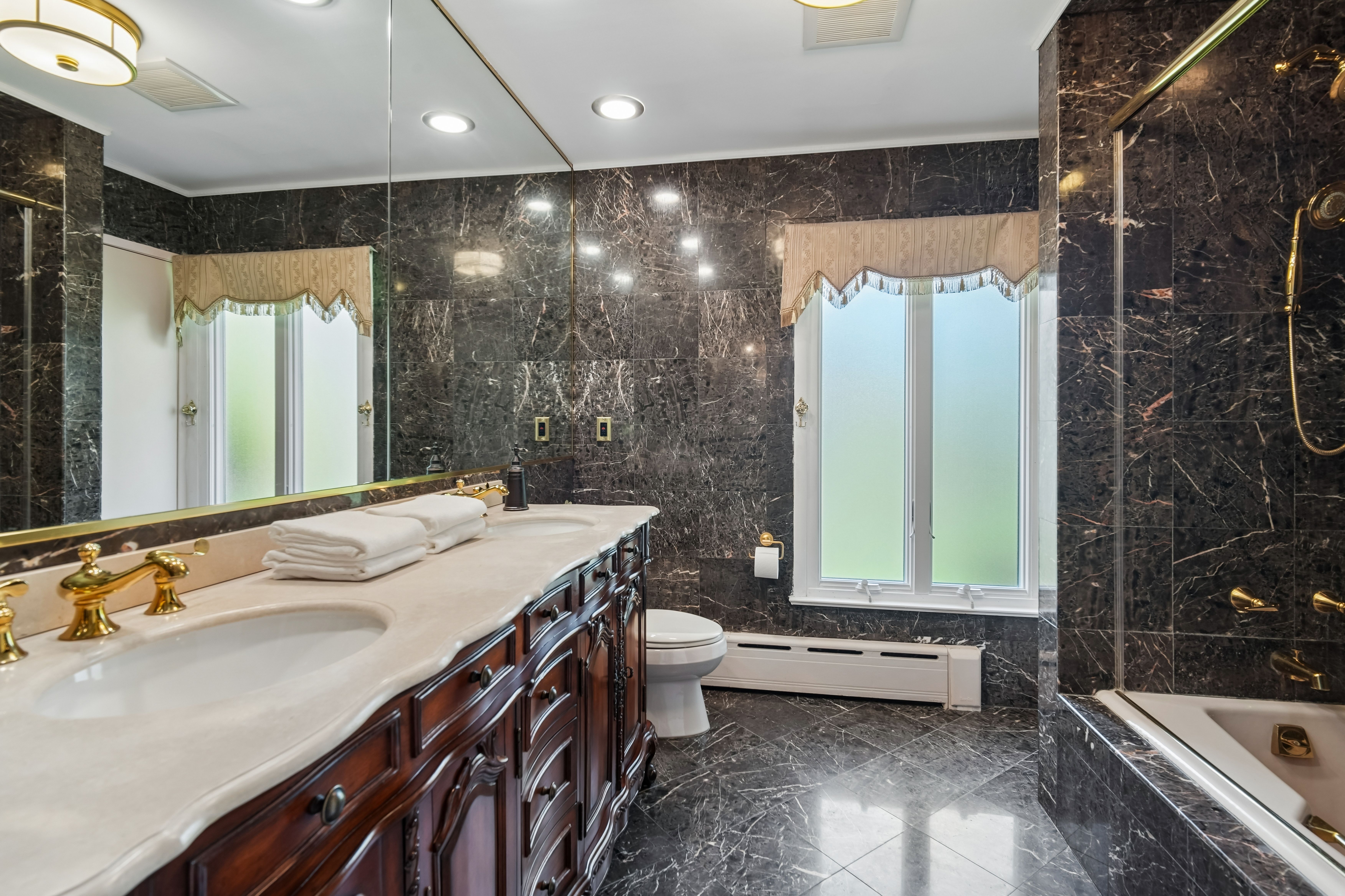 35 Grandview Avenue 