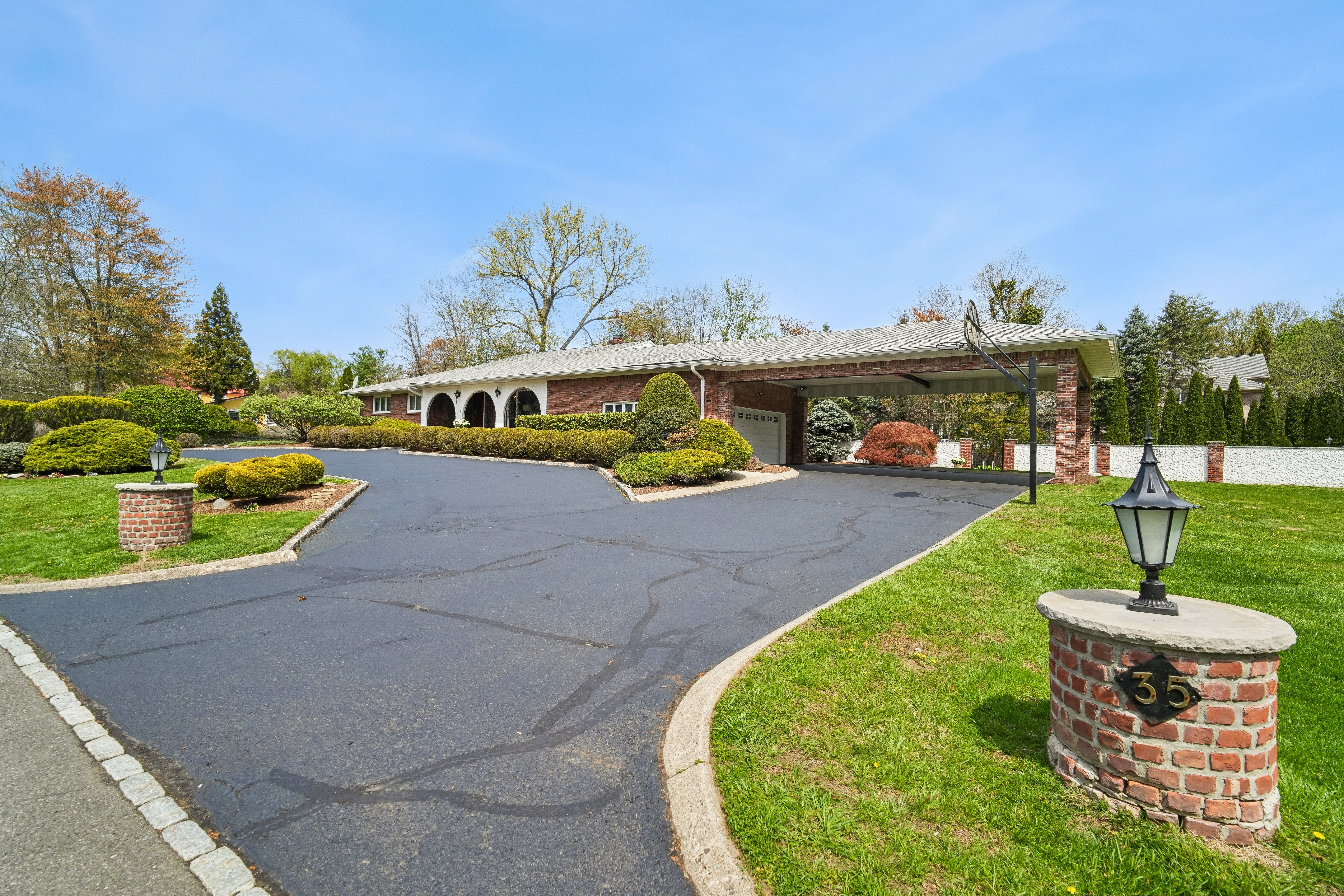 35 Grandview Avenue 