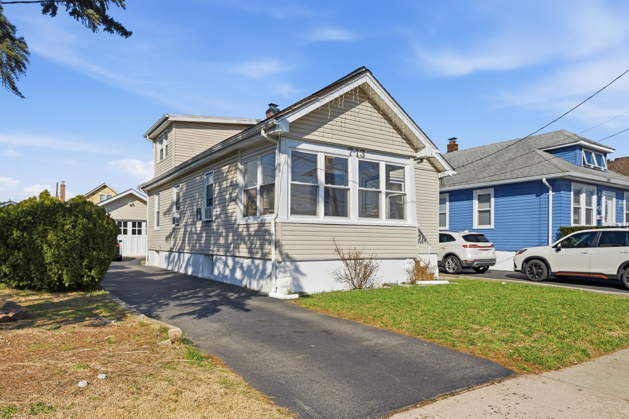 7-13 Henderson Boulevard 