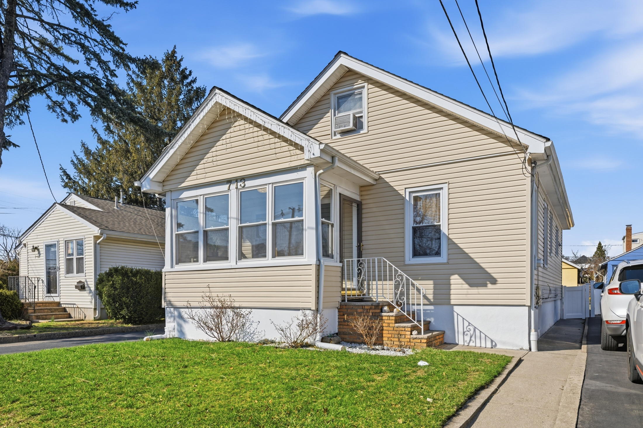 7-13 Henderson Boulevard 