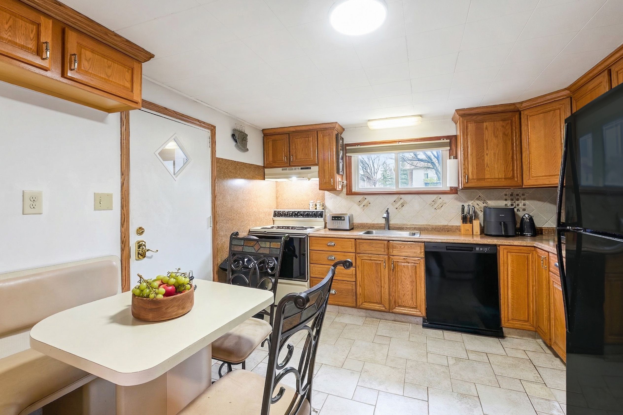 34 Lakeview Avenue 