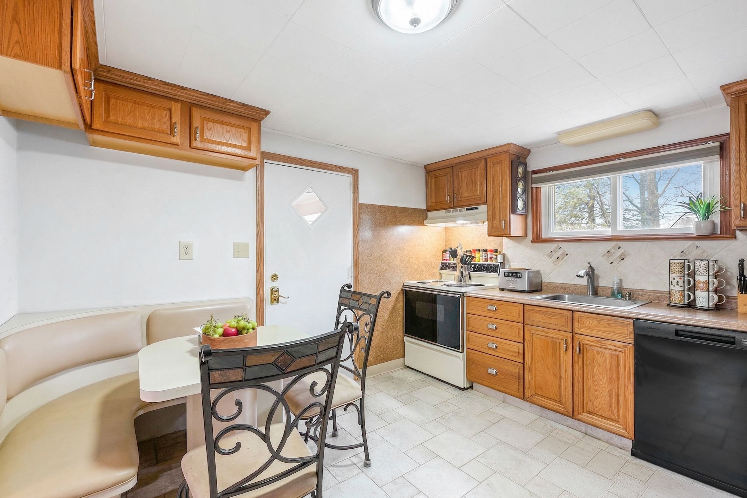 34 Lakeview Avenue 